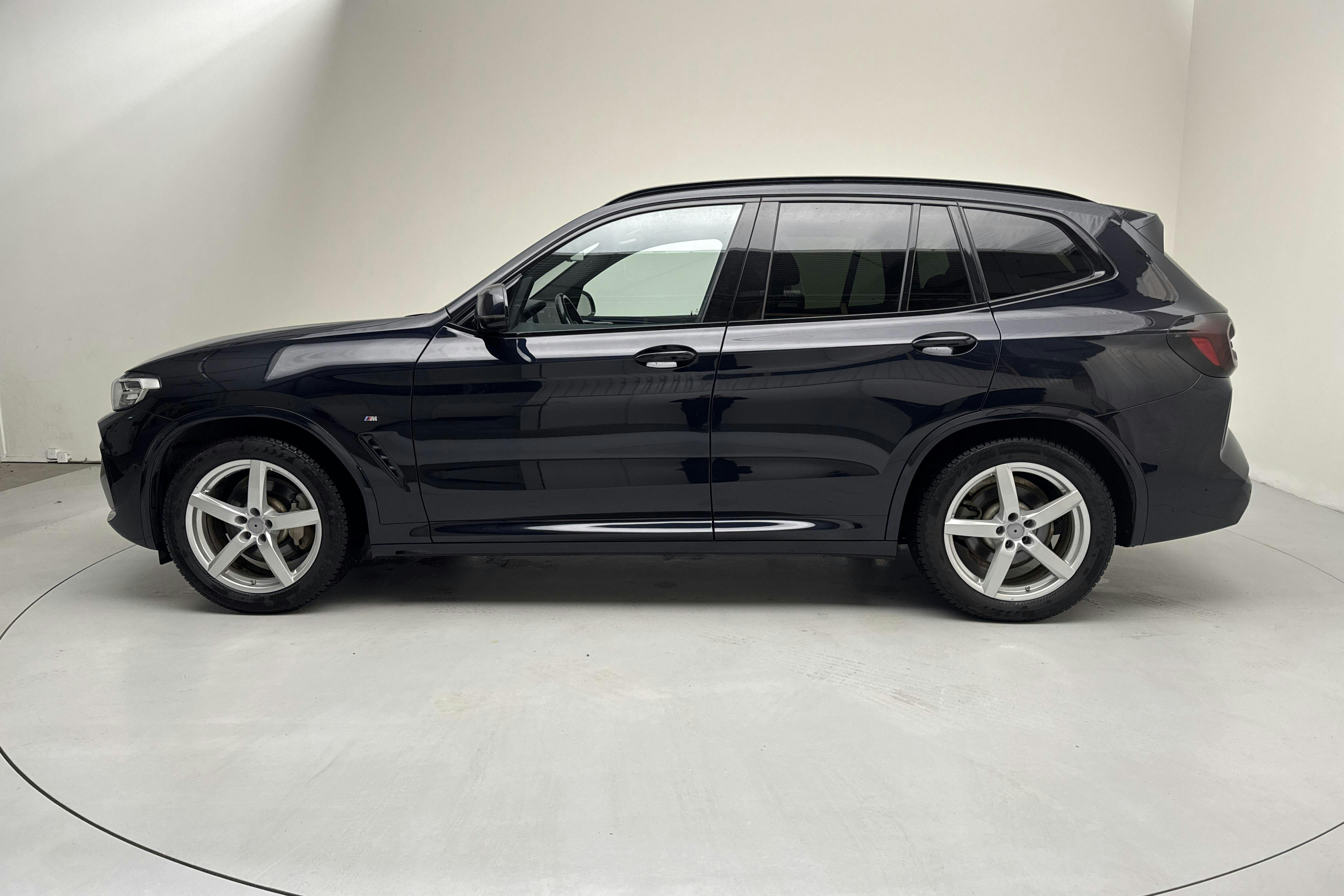 Presentation photo 2 of 22: BMW iX3 LCI, G08 (286hk) - 76 900 km - Automatic - black - 2022