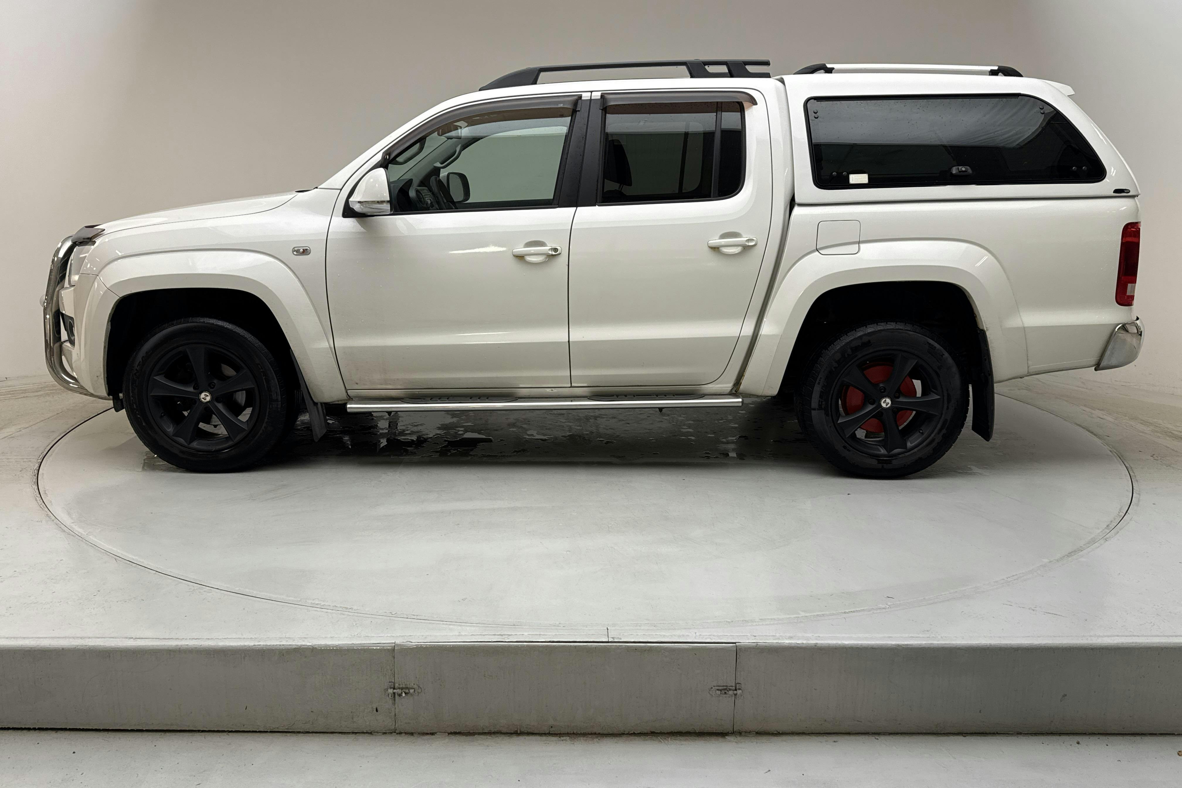 Presentationsfoto 2 av 15: VW Amarok 2.0 TDI 4motion (180hk) - 19 434 mil - Automat - vit - 2013