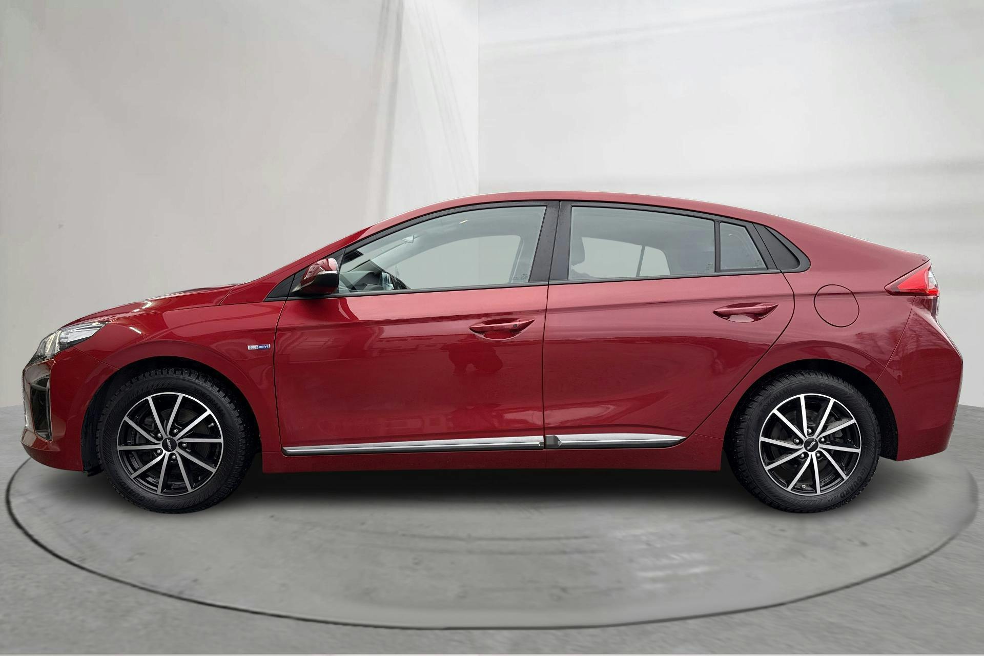 Esittelykuva 2 osoitteesta 19: Hyundai IONIQ Electric (120hk) - 104 700 km - Automaattinen - punainen - 2019