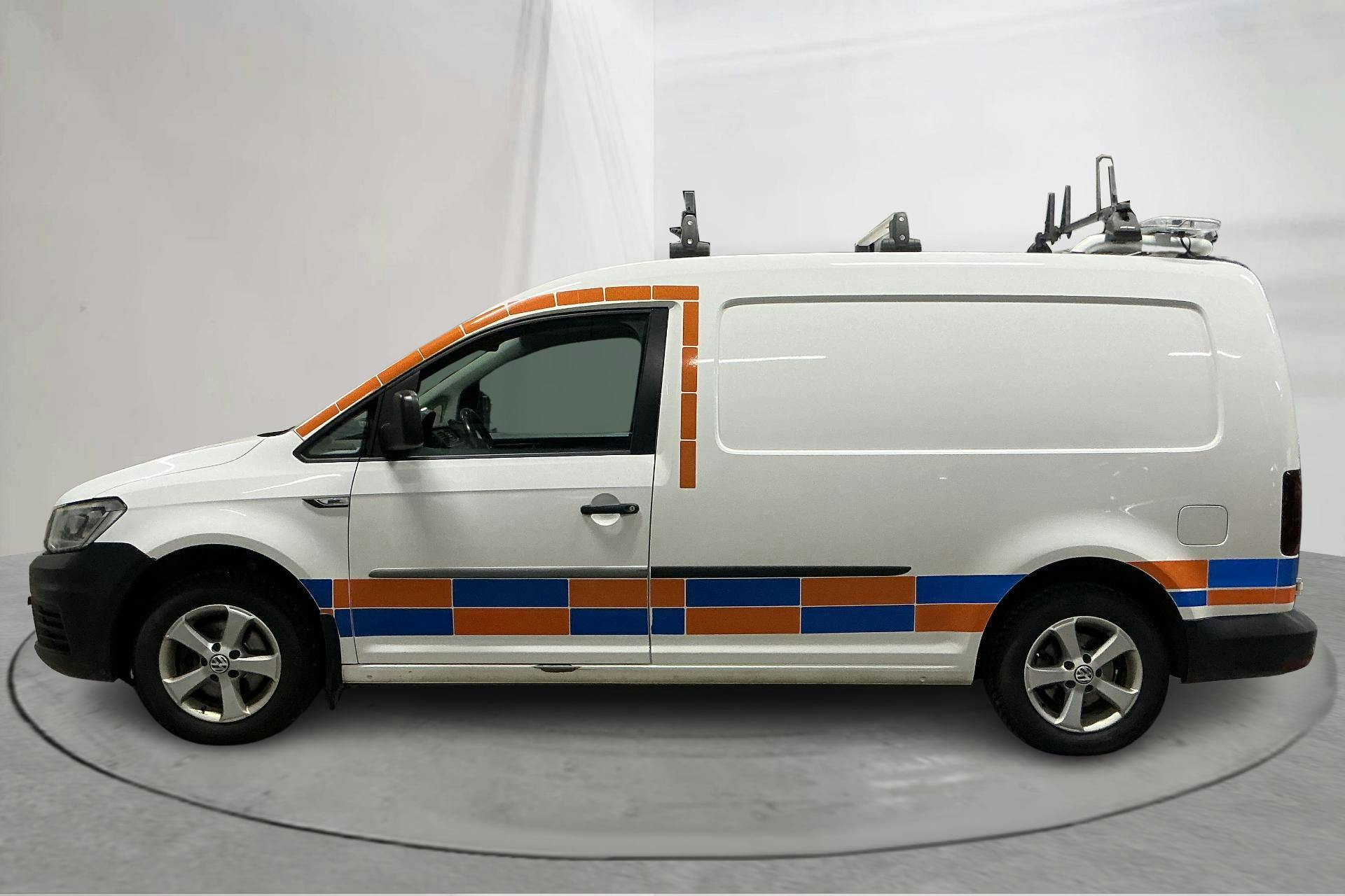 Presentationsfoto 2 av 16: VW Caddy 1.4 TGI Maxi Skåp (110hk) - 15 749 mil - Automat - vit - 2019