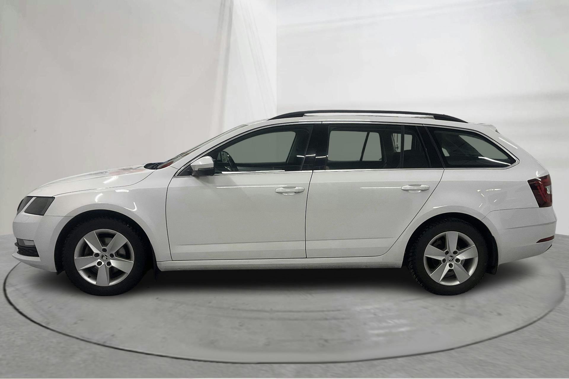 Esitlusfoto 2 aadressil 20: Skoda Octavia III 1.0 TSI Combi (115hk) - 101 750 km - Automaatne - valge - 2019
