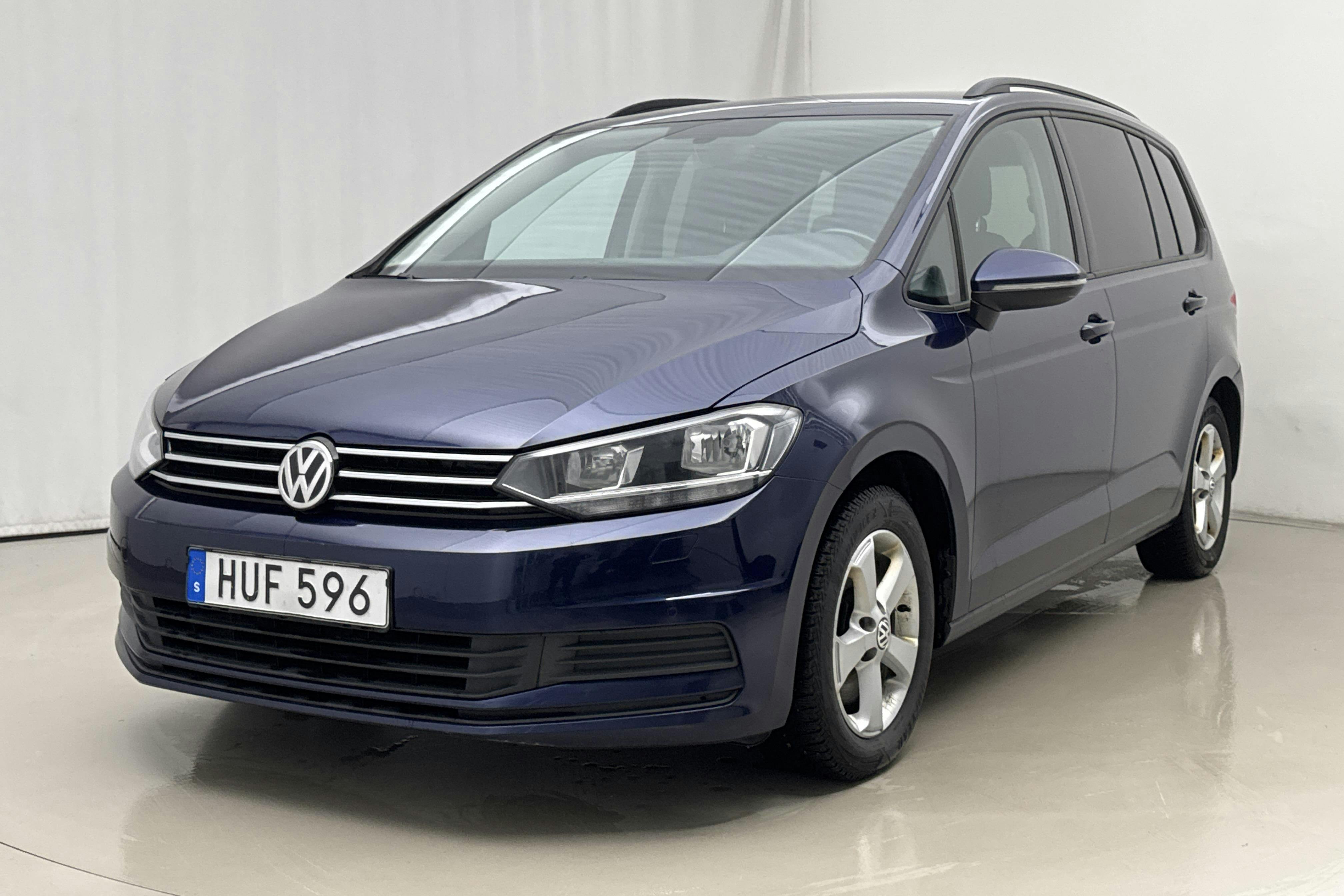 Presentationsfoto 1 av 21: VW Touran 1.4 TSI (150hk) - 18 758 mil - Manuell - Dark Blue - 2016