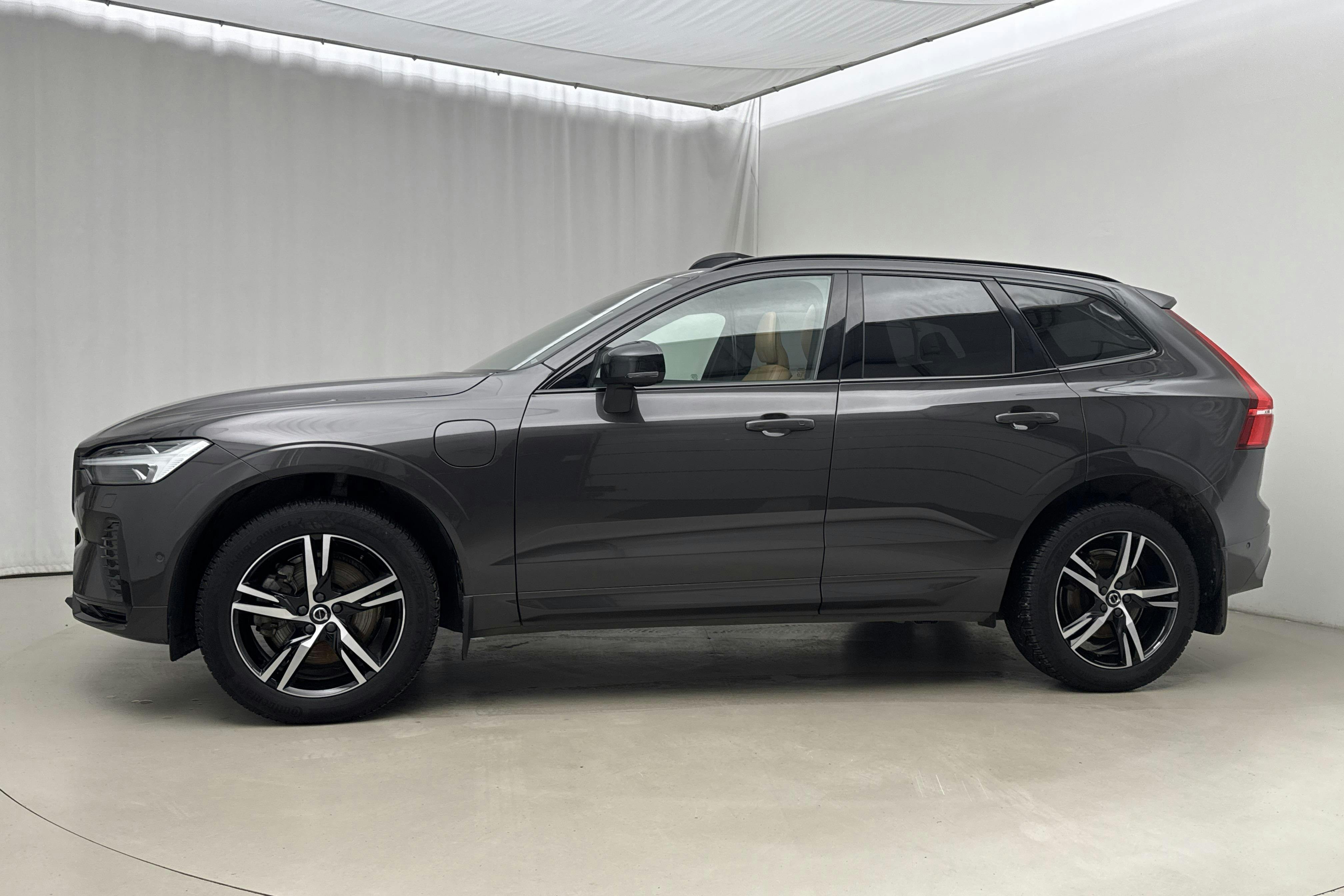 Presentationsfoto 2 av 27: Volvo XC60 T8 AWD Recharge (455hk) - 6 141 mil - Automat - grå - 2023
