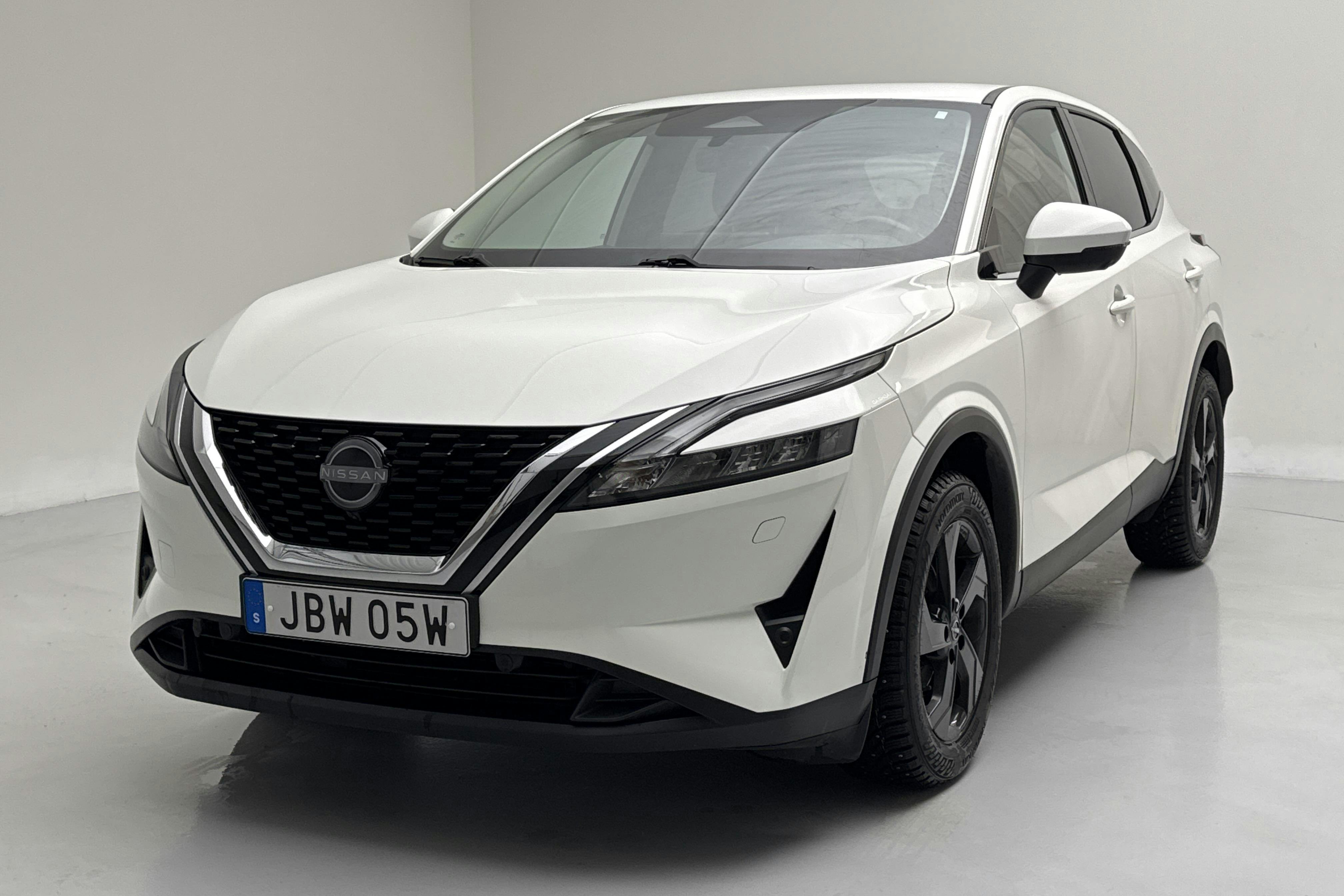Presentationsfoto 1 av 15: Nissan Qashqai 1.3 MHEV 4WD (158hk) - 9 423 mil - Automat - vit - 2022