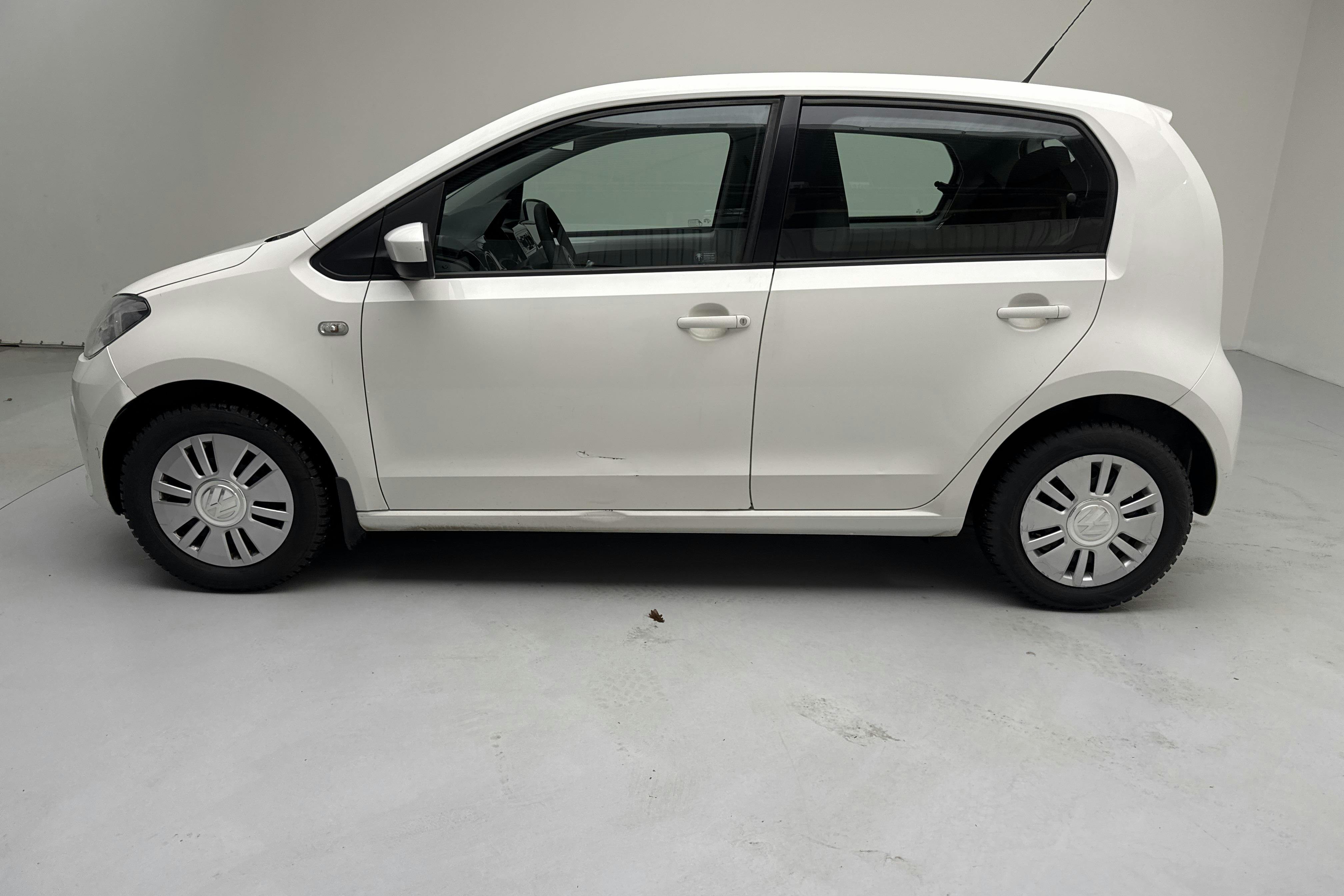 Esitlusfoto 2 aadressil 11: VW up! 1.0 5dr (60hk) - 152 040 km - Käsitsi - valge - 2013
