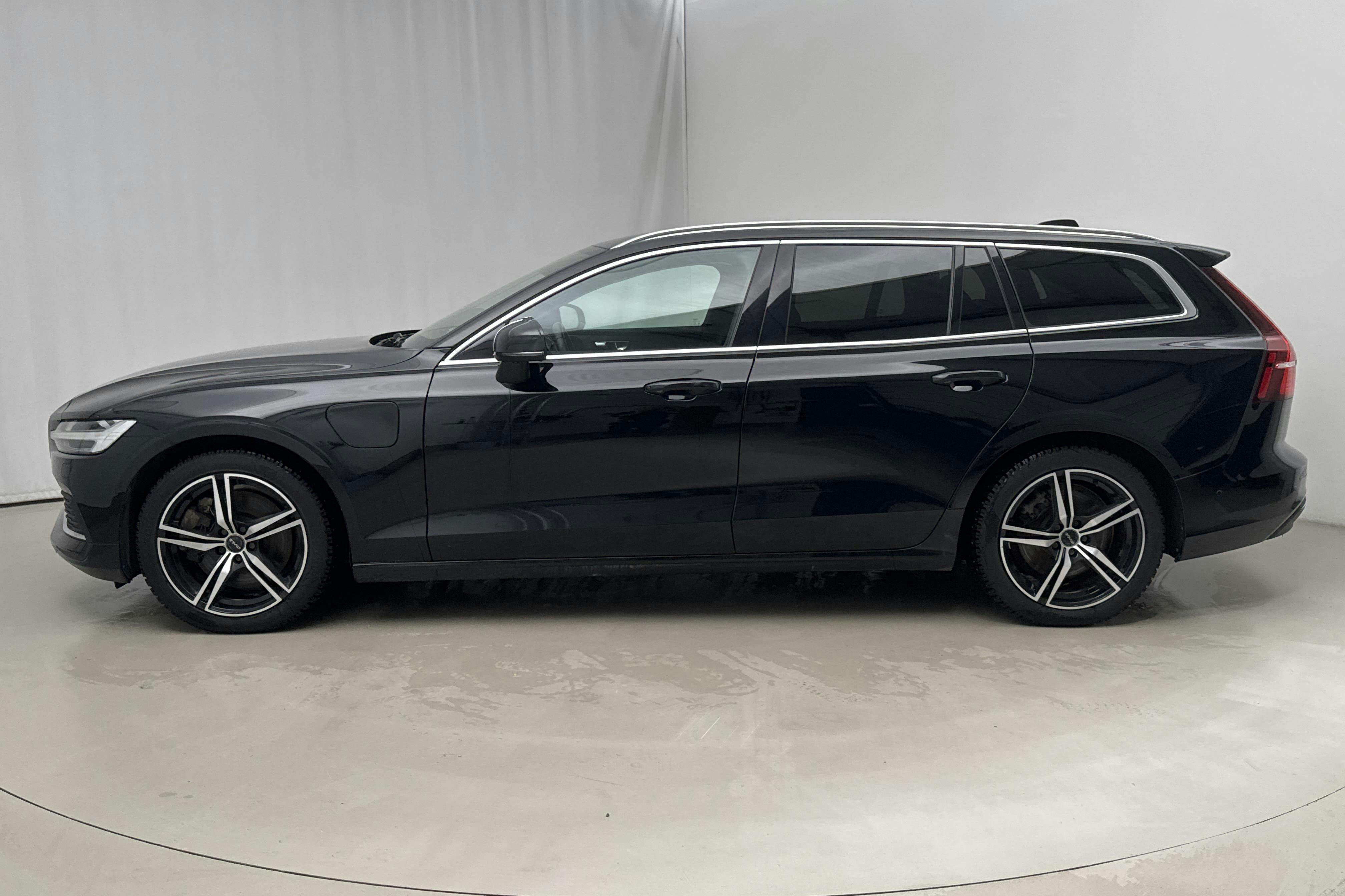 Presentation photo 2 of 19: Volvo V60 T6 AWD Recharge (350hk) - 88 500 km - Automatic - black - 2023