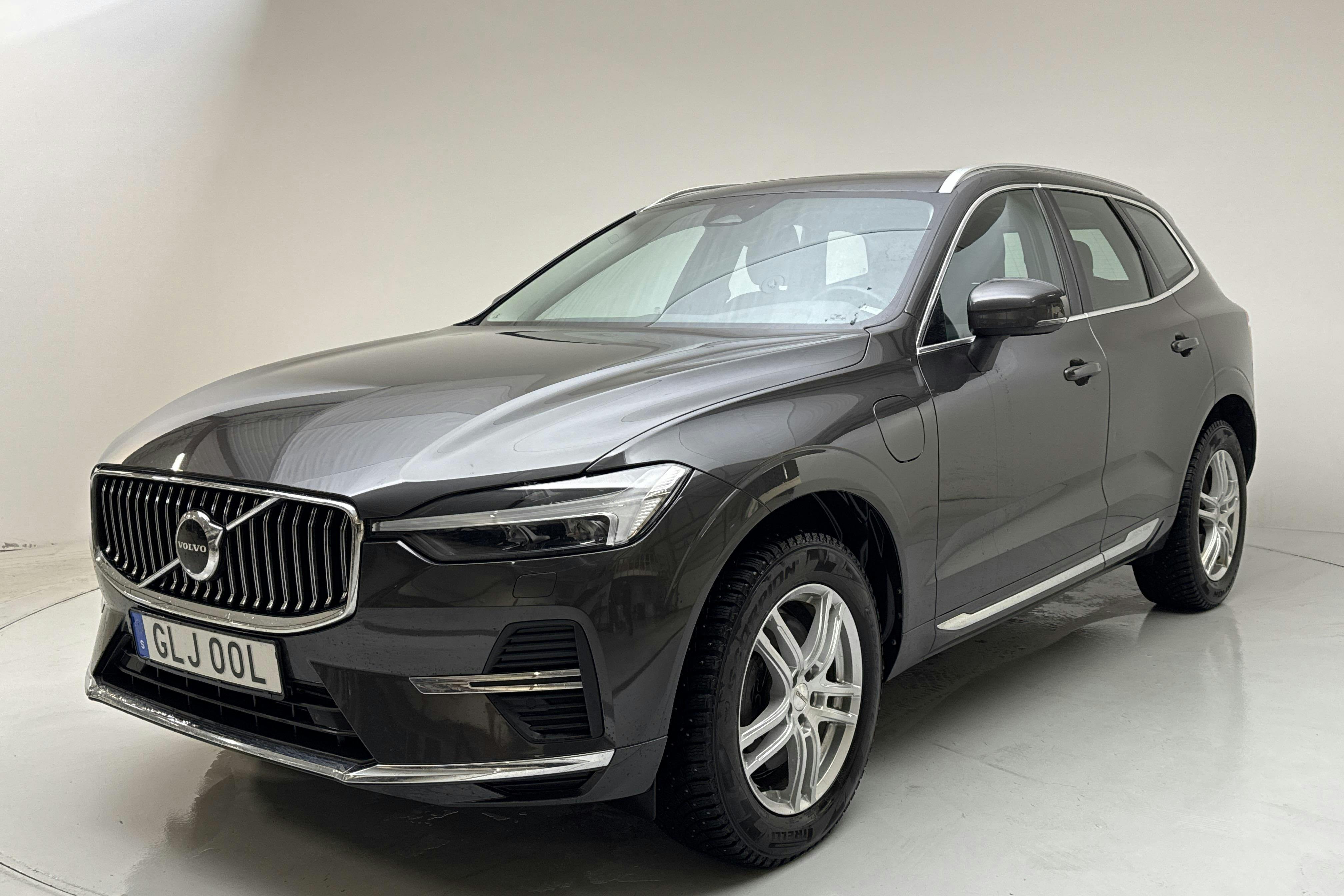Presentation photo 1 of 16: Volvo XC60 T6 AWD Recharge (350hk) - 110 880 km - Automatic - gray - 2023