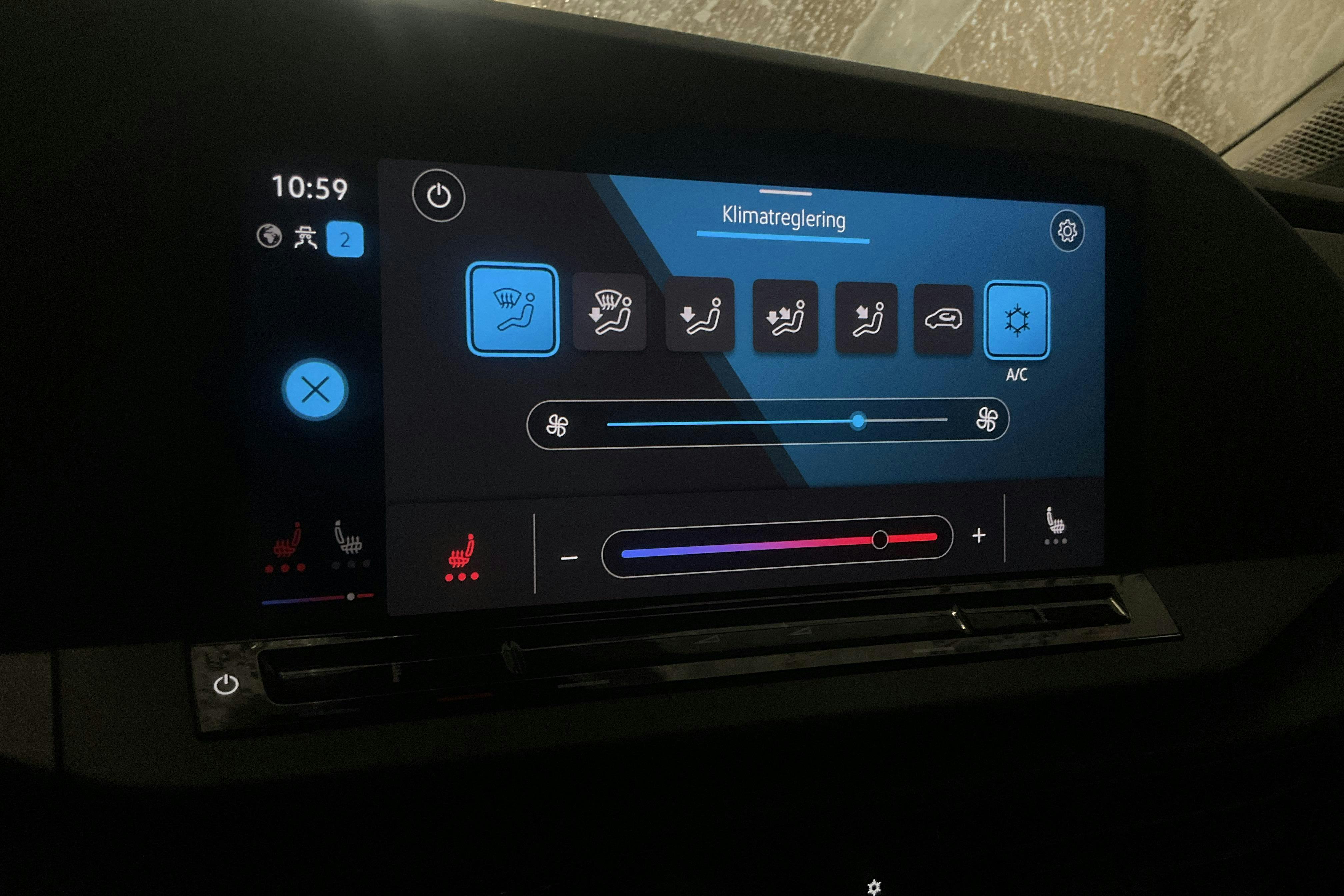 Presentationsfoto 14 av 14: VW Caddy Cargo Maxi 2.0 TDI (122hk) - 10 590 mil - Automat - silver - 2023