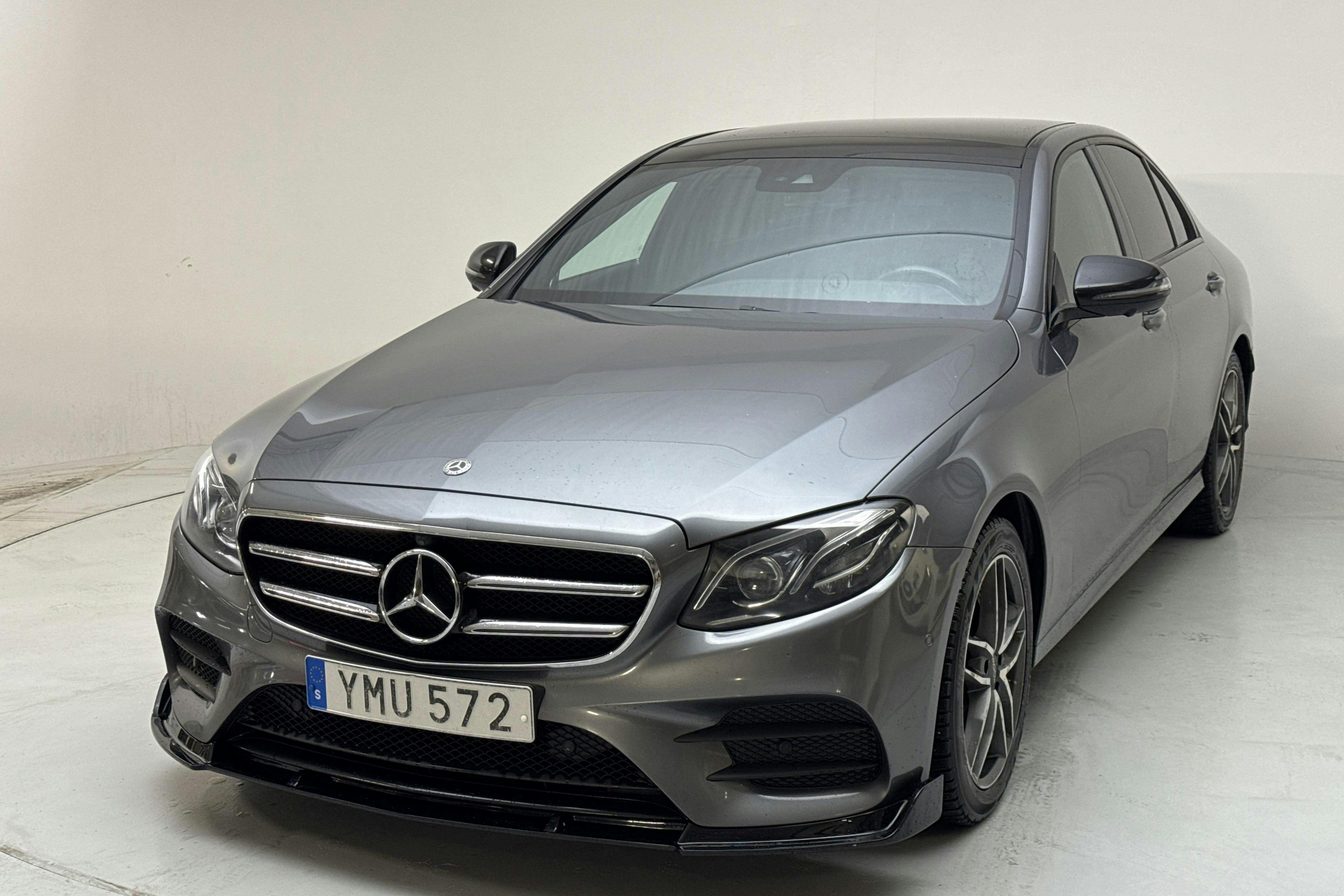Presentation photo 1 of 21: MB MERCEDES-BENZ - 177 480 km - Automatic - gray - 2018