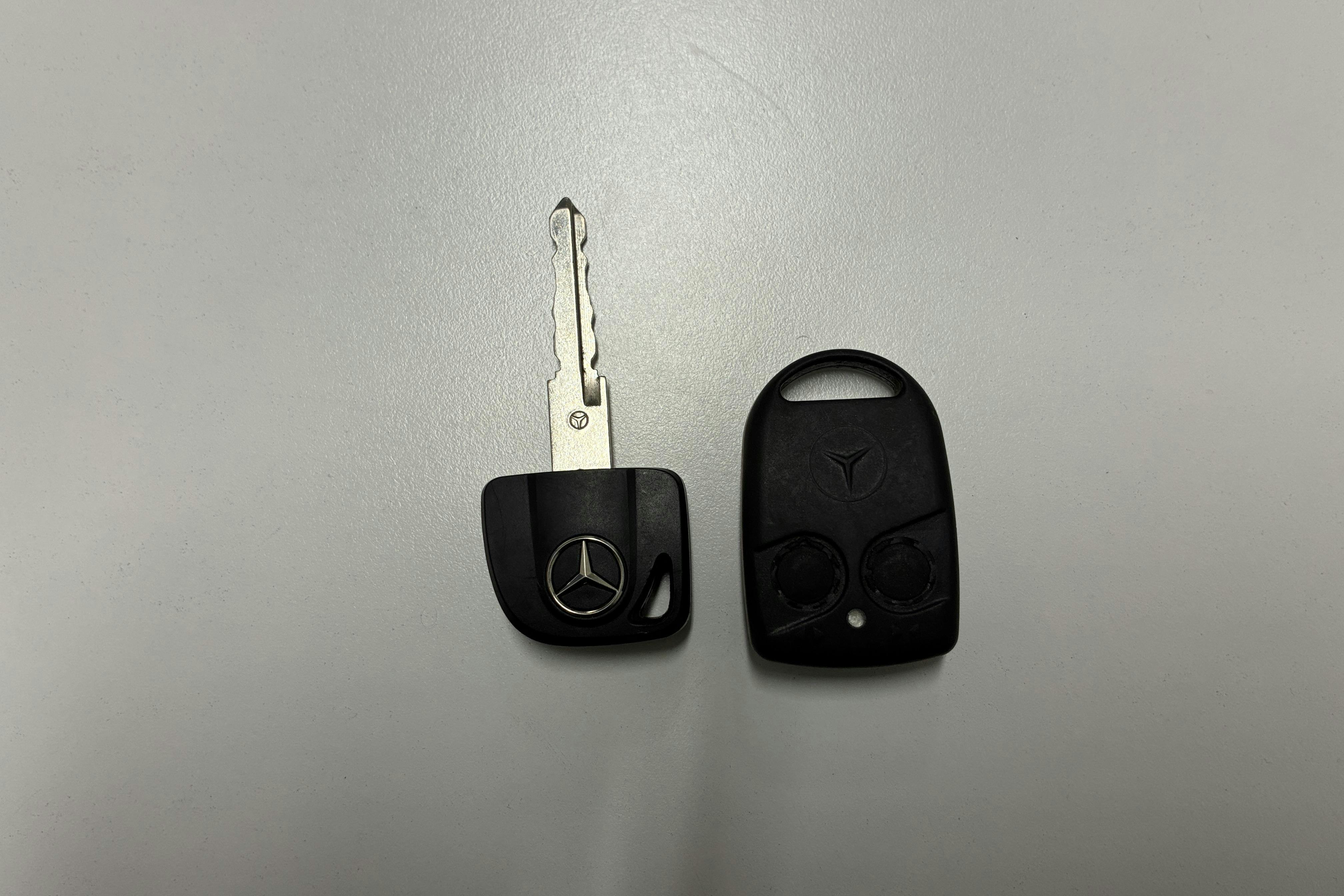 Presentationsfoto 102 av 102: MERCEDES ATEGO - 214 346 km - Automat - vit - 2014