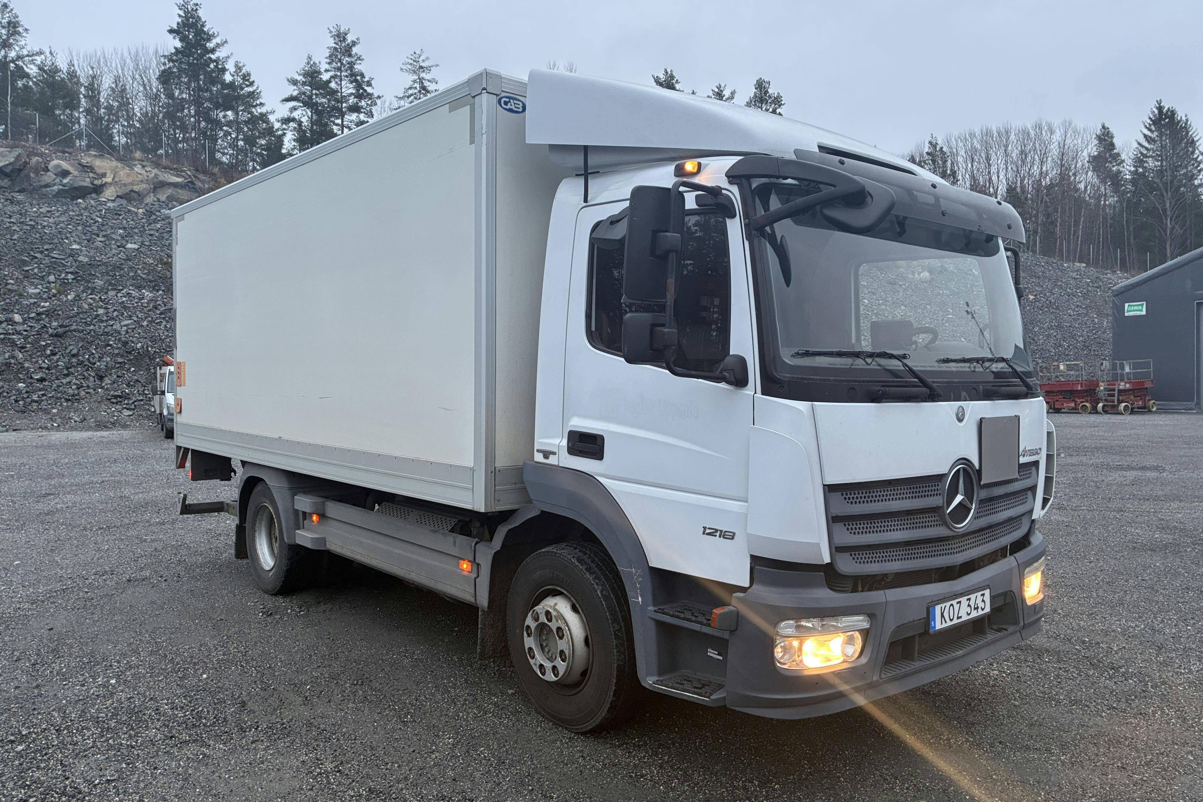 Presentationsfoto 2 av 102: MERCEDES ATEGO - 214 346 km - Automat - vit - 2014