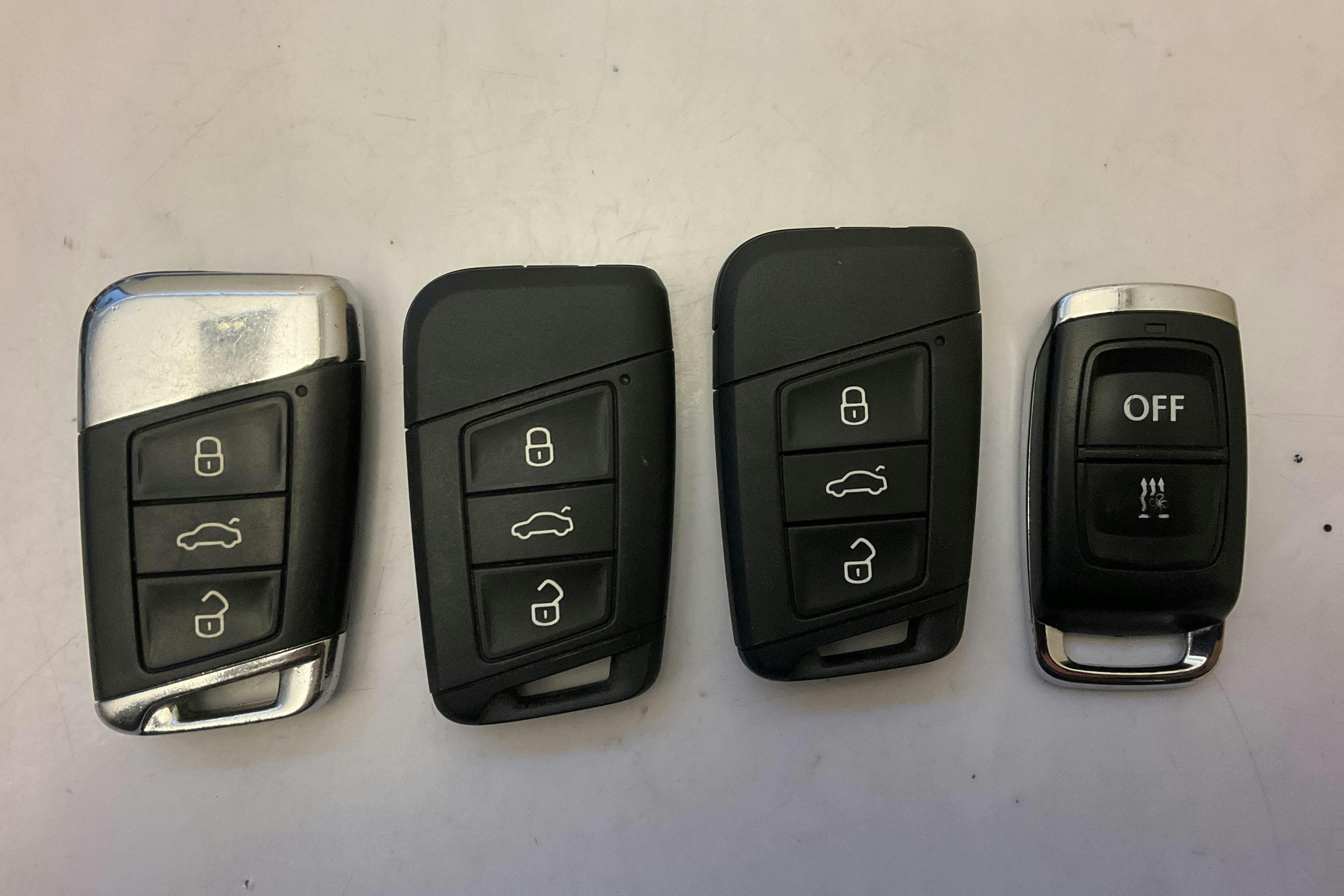 Presentation photo 14 of 14: Skoda Superb 2.0 TDI 4x4 Kombi (190hk) - 195 860 km - Automatic - gray - 2017