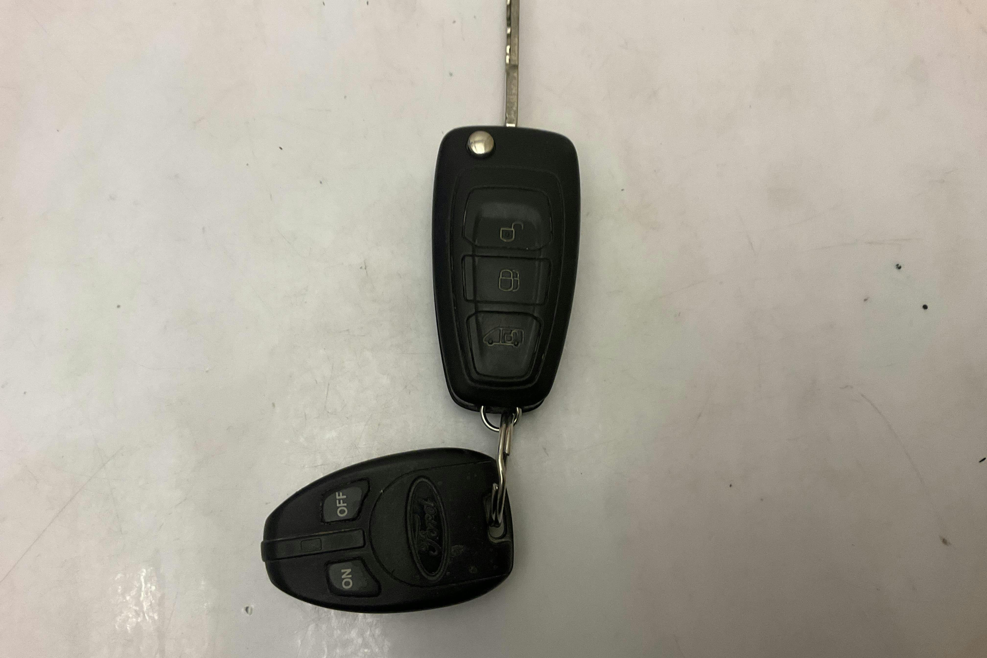 Presentationsfoto 14 av 14: Ford Transit Custom 340 (170hk) - 13 492 mil - Automat - vit - 2019