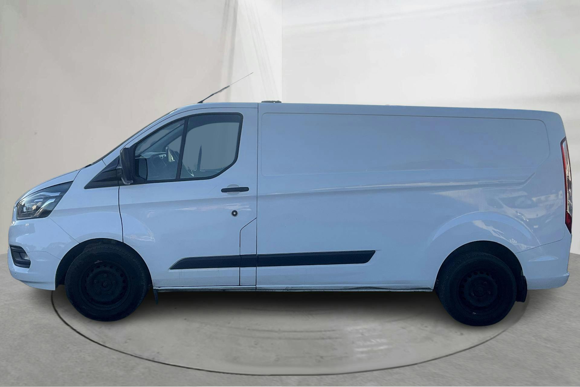 Presentationsfoto 2 av 14: Ford Transit Custom 340 (170hk) - 13 492 mil - Automat - vit - 2019