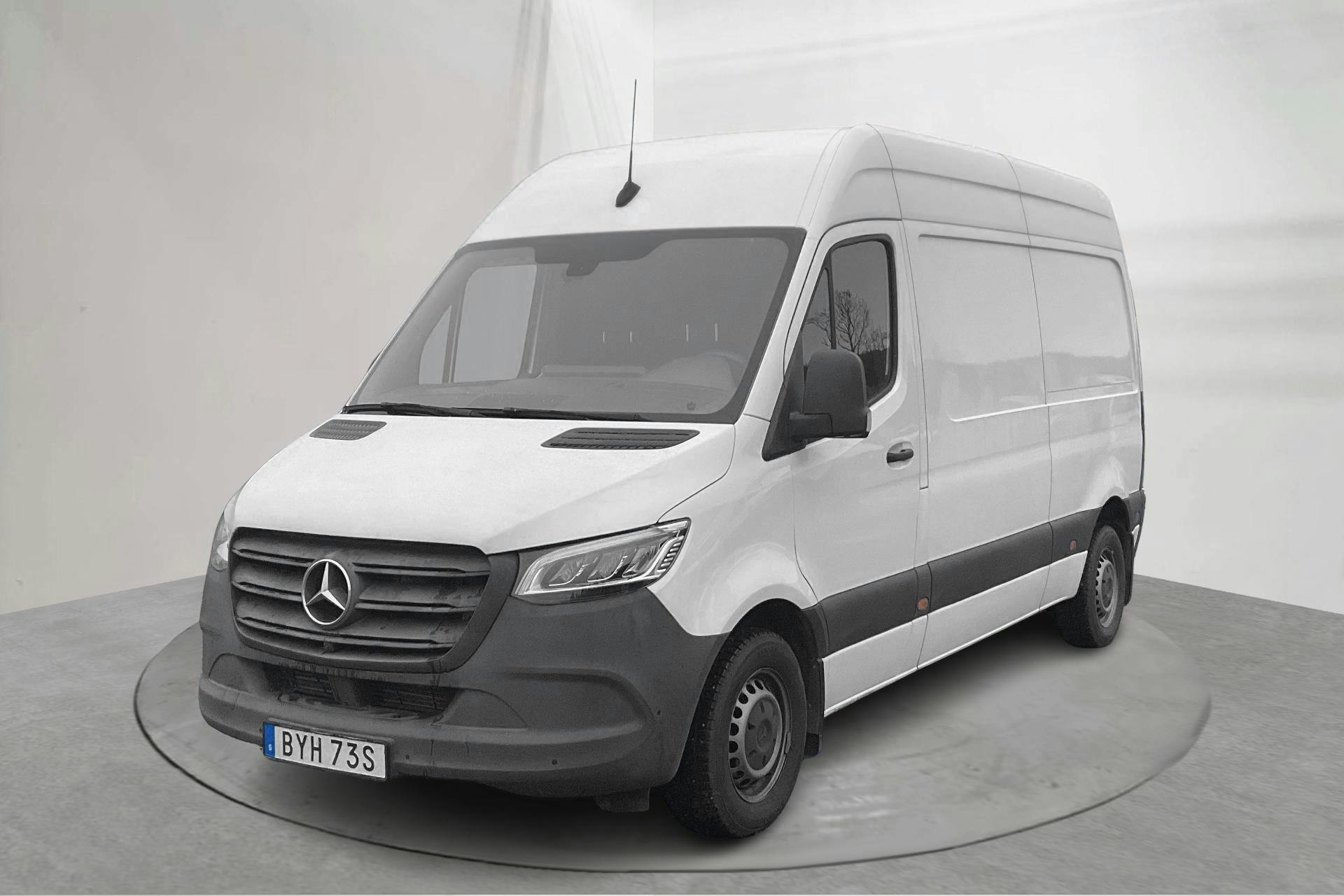 Presentationsfoto 1 av 12: Mercedes Sprinter 211 CDI Skåp 2WD (114hk) - 10 589 mil - Automat - vit - 2020