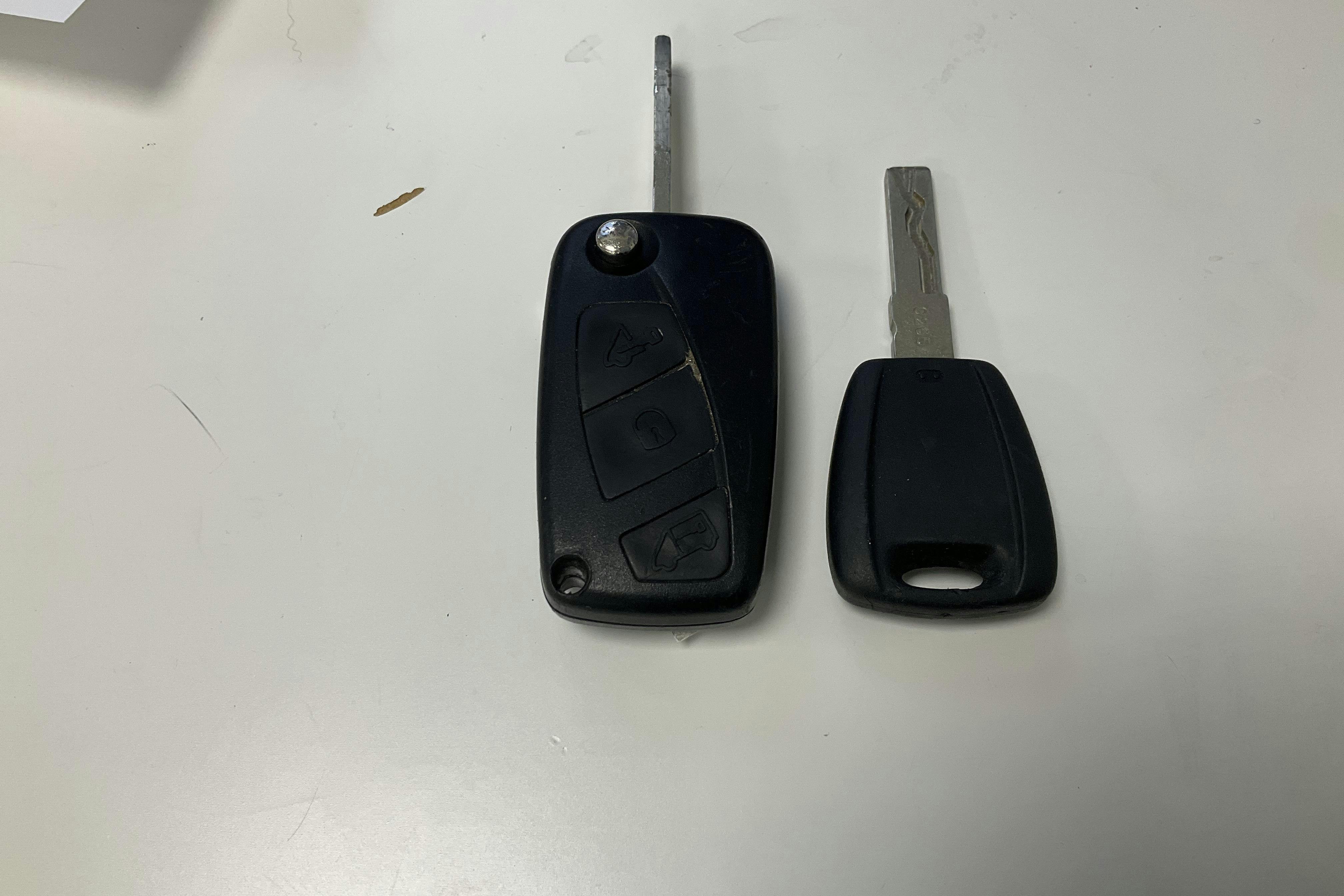 Presentationsfoto 14 av 14: Fiat Fiorino Cargo 1.3 MJT (75hk) - 9 592 mil - Manuell - vit - 2016