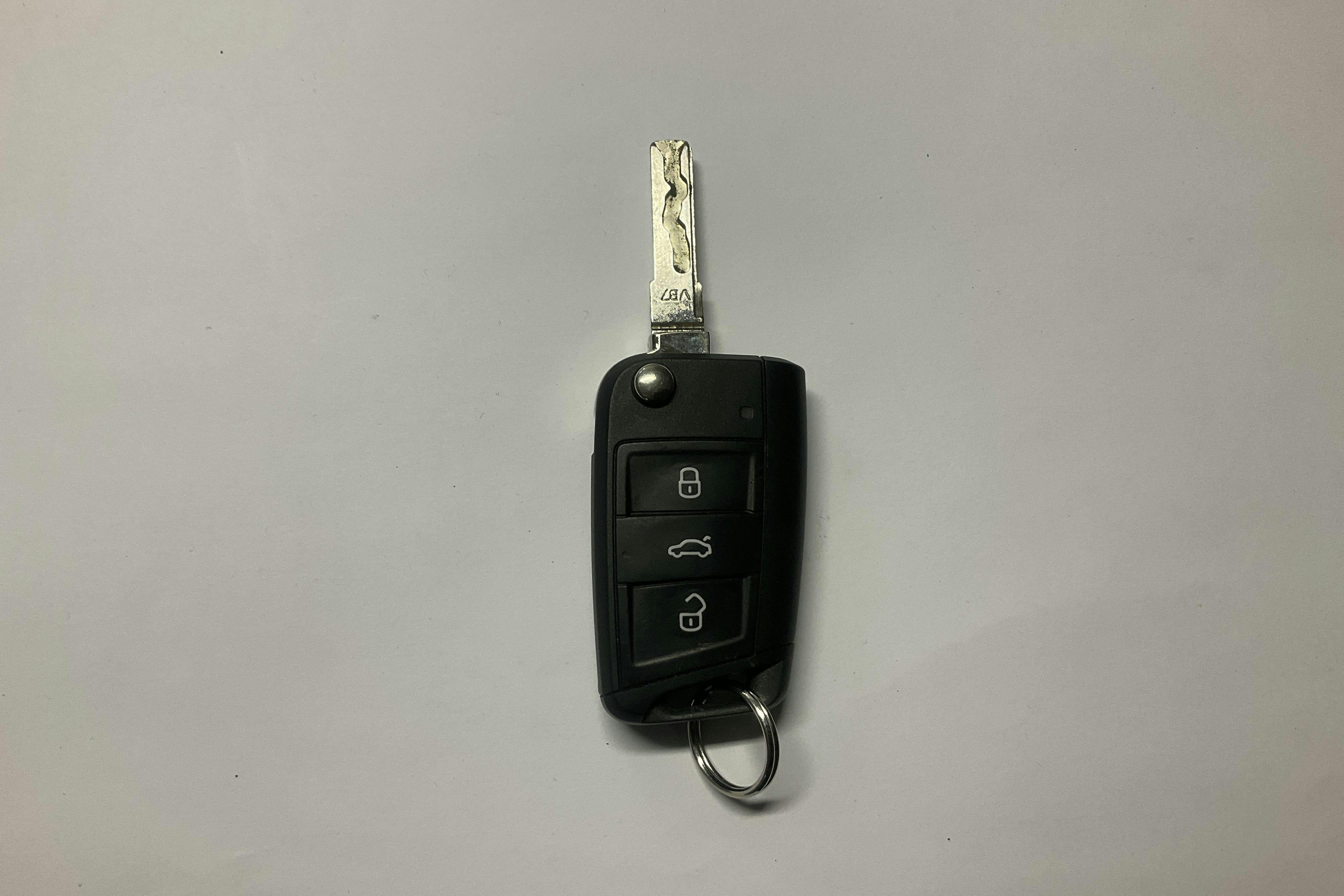 Esitlusfoto 17 aadressil 17: Skoda Octavia III 1.6 TDI Combi 4X4 (110hk) - 178 350 km - Käsitsi - valge - 2017