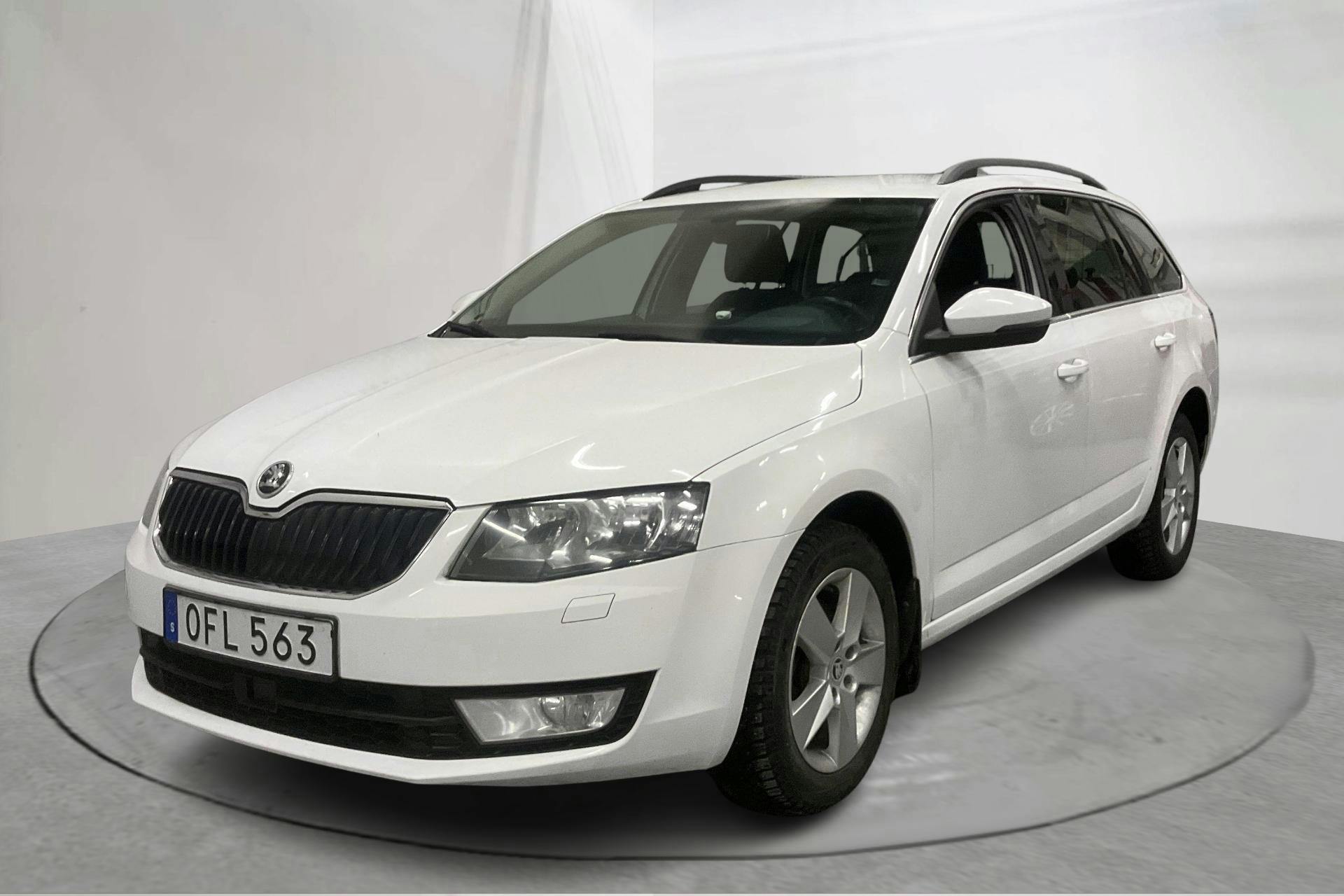 Esitlusfoto 1 aadressil 17: Skoda Octavia III 1.6 TDI Combi 4X4 (110hk) - 178 350 km - Käsitsi - valge - 2017