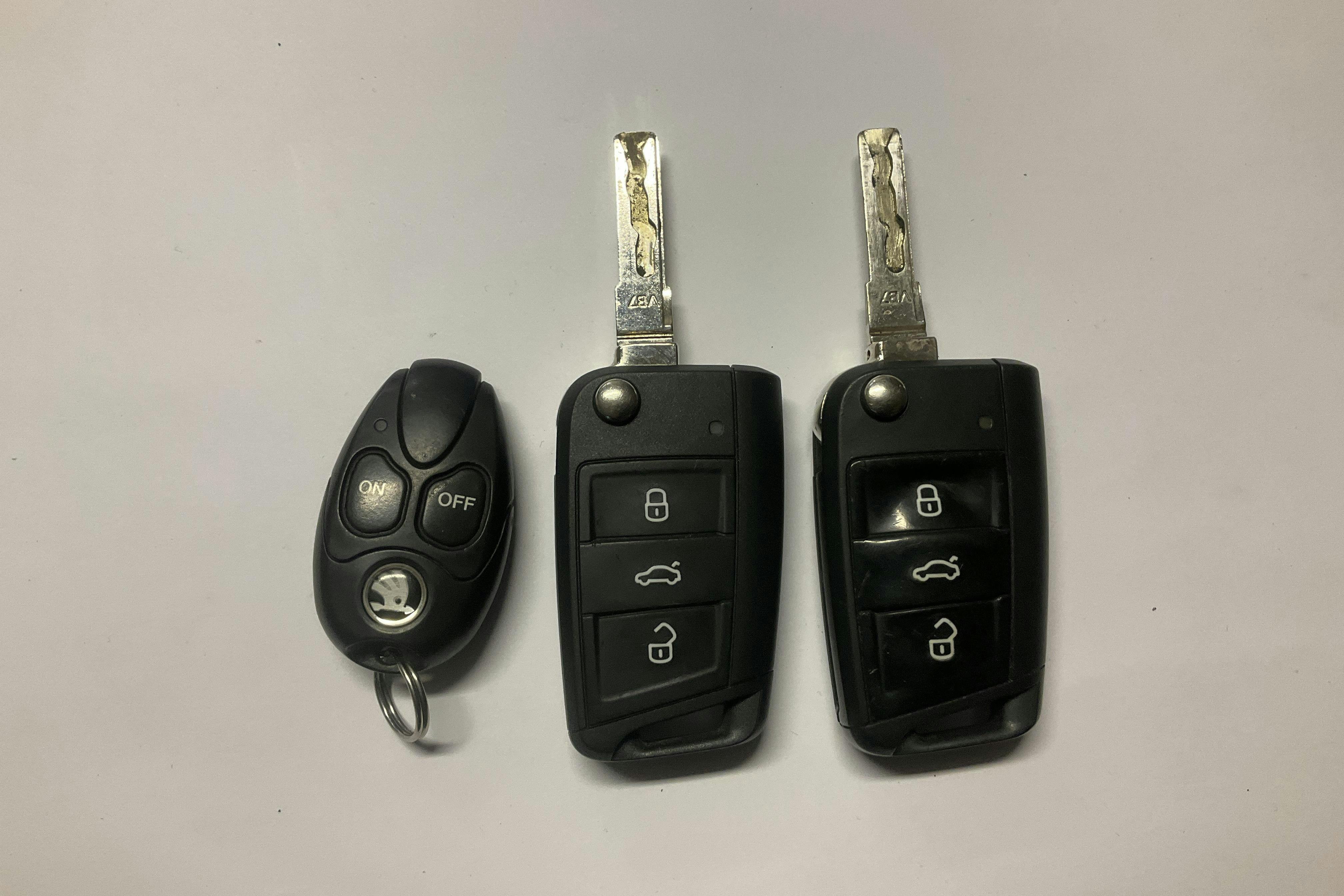 Esitlusfoto 13 aadressil 13: Skoda Octavia III 1.6 TDI CR Combi 4X4 (105hk) - 224 070 km - Käsitsi - valge - 2015