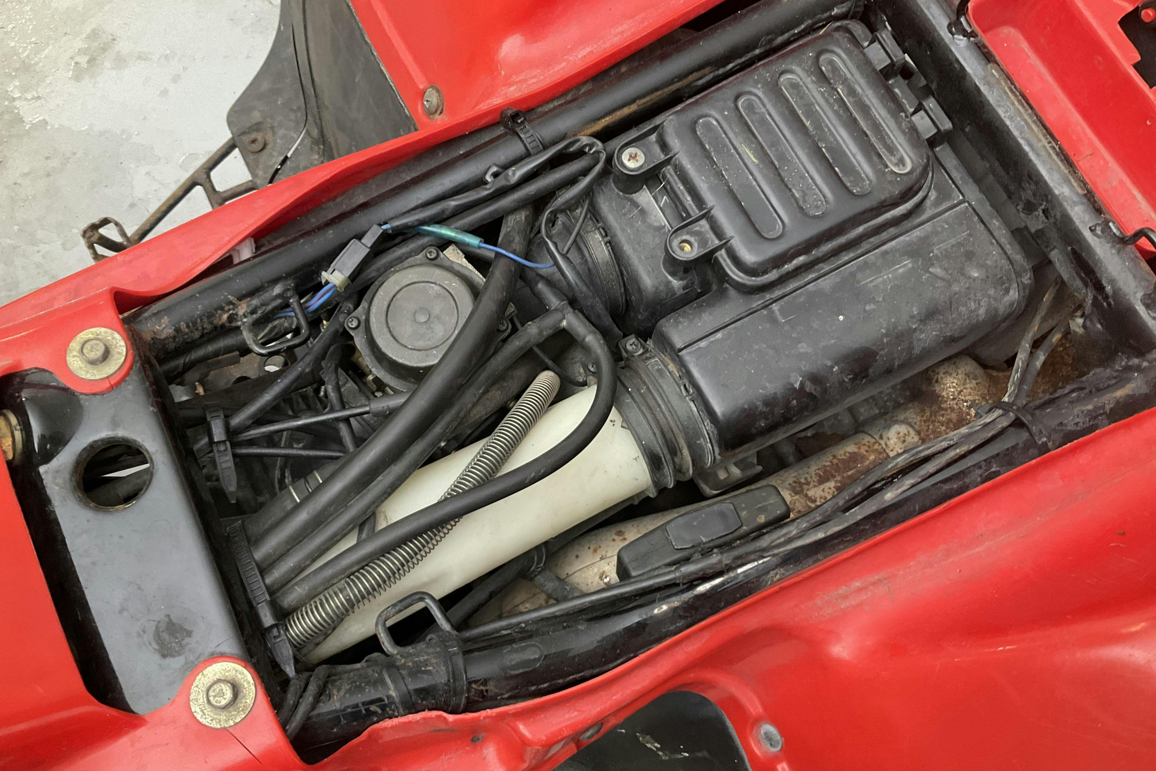 Presentationsfoto 6 av 6: SUZUKI LT-F4WDX King Quad ATV (Rep.Objekt) - 3 108 mil - Manuell - röd - 1991