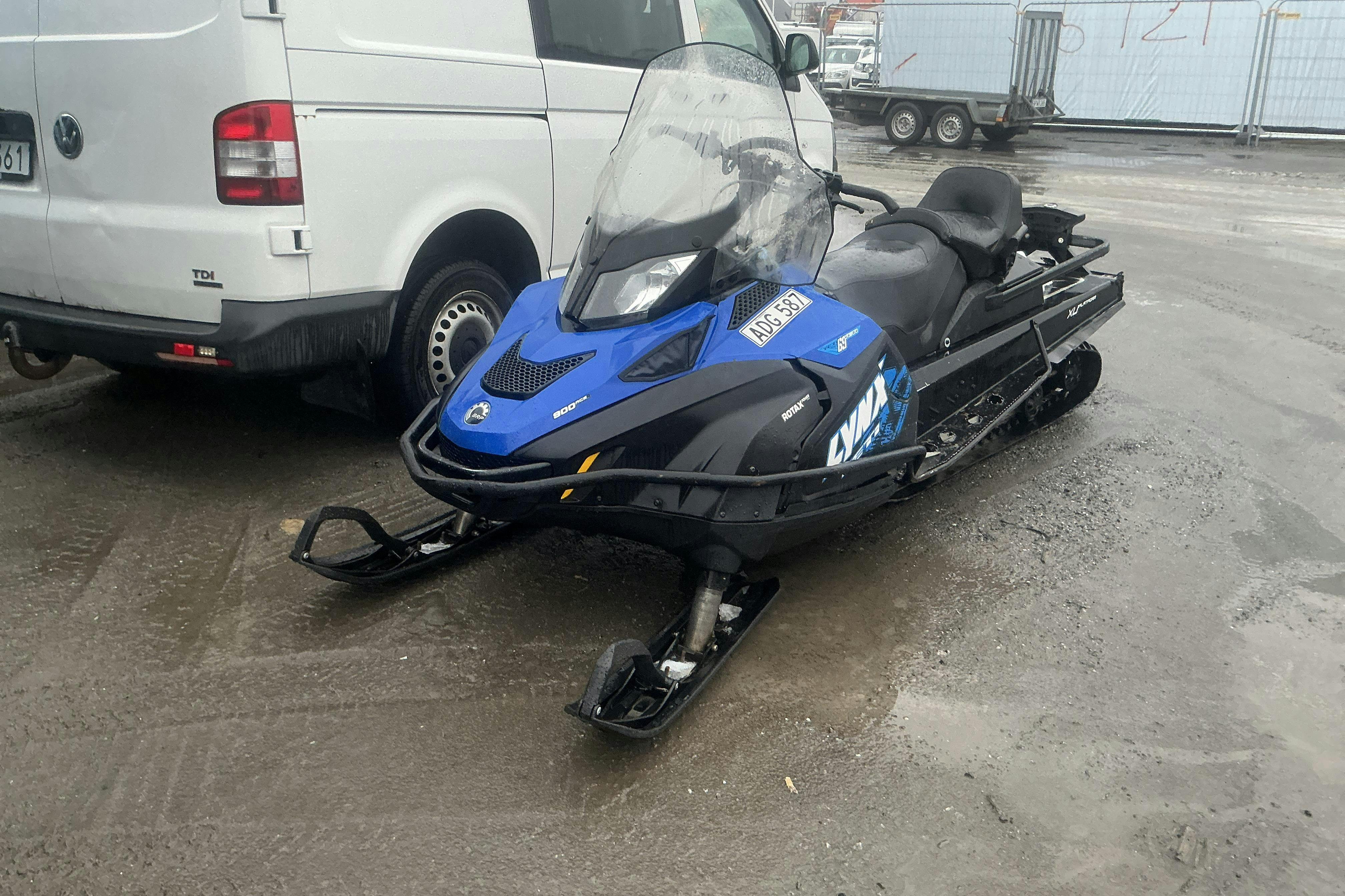 Presentation photo 1 of 11: LYNX 69 YETI 900 ACE Snöskoter (Rep.Objekt) - 4 500 km - Automatic - 2016