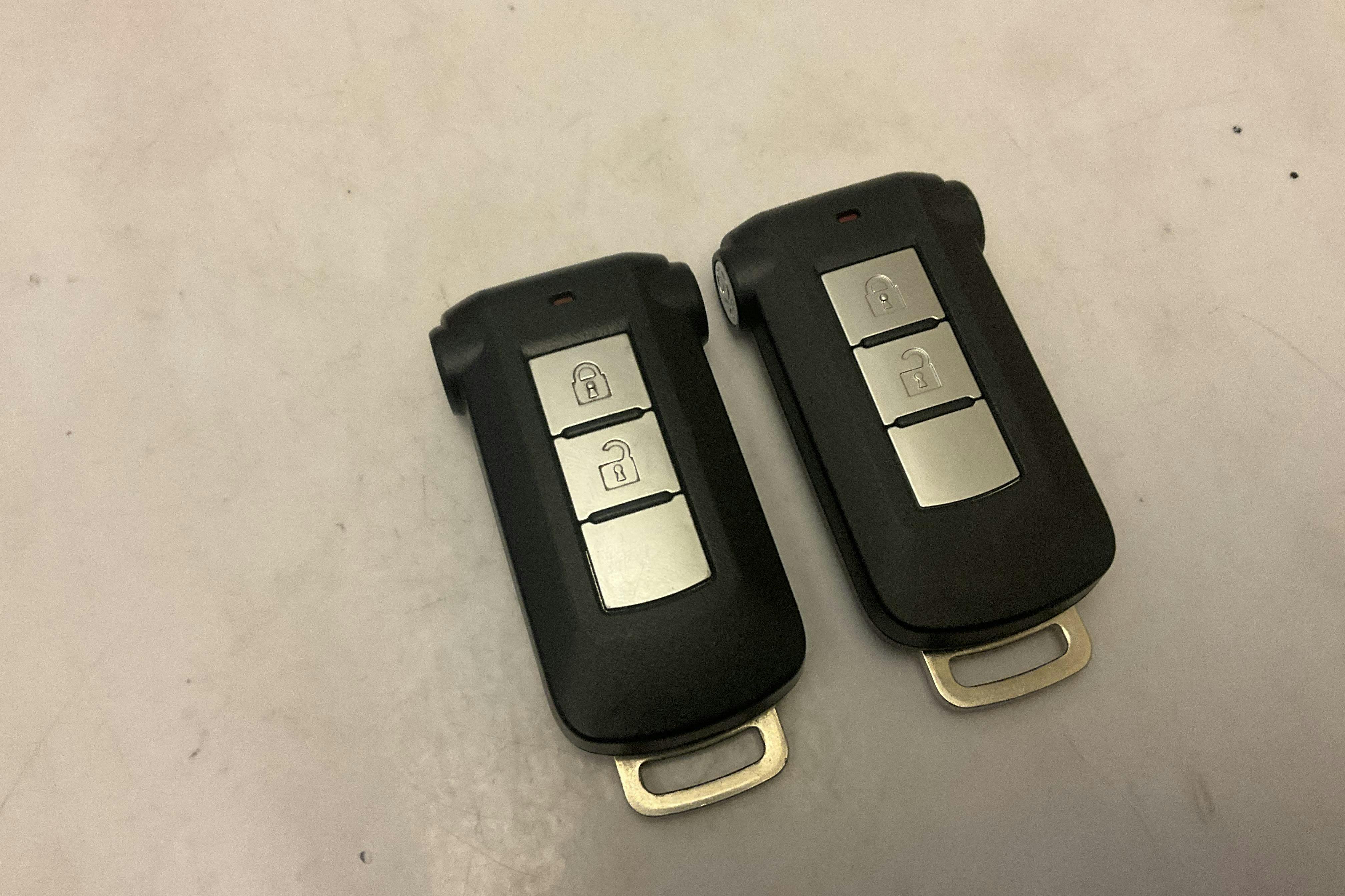 Presentation photo 16 of 16: Mitsubishi Outlander 2.4 Plug-in Hybrid 4WD (136hk) - 69 270 km - Automatic - white - 2020