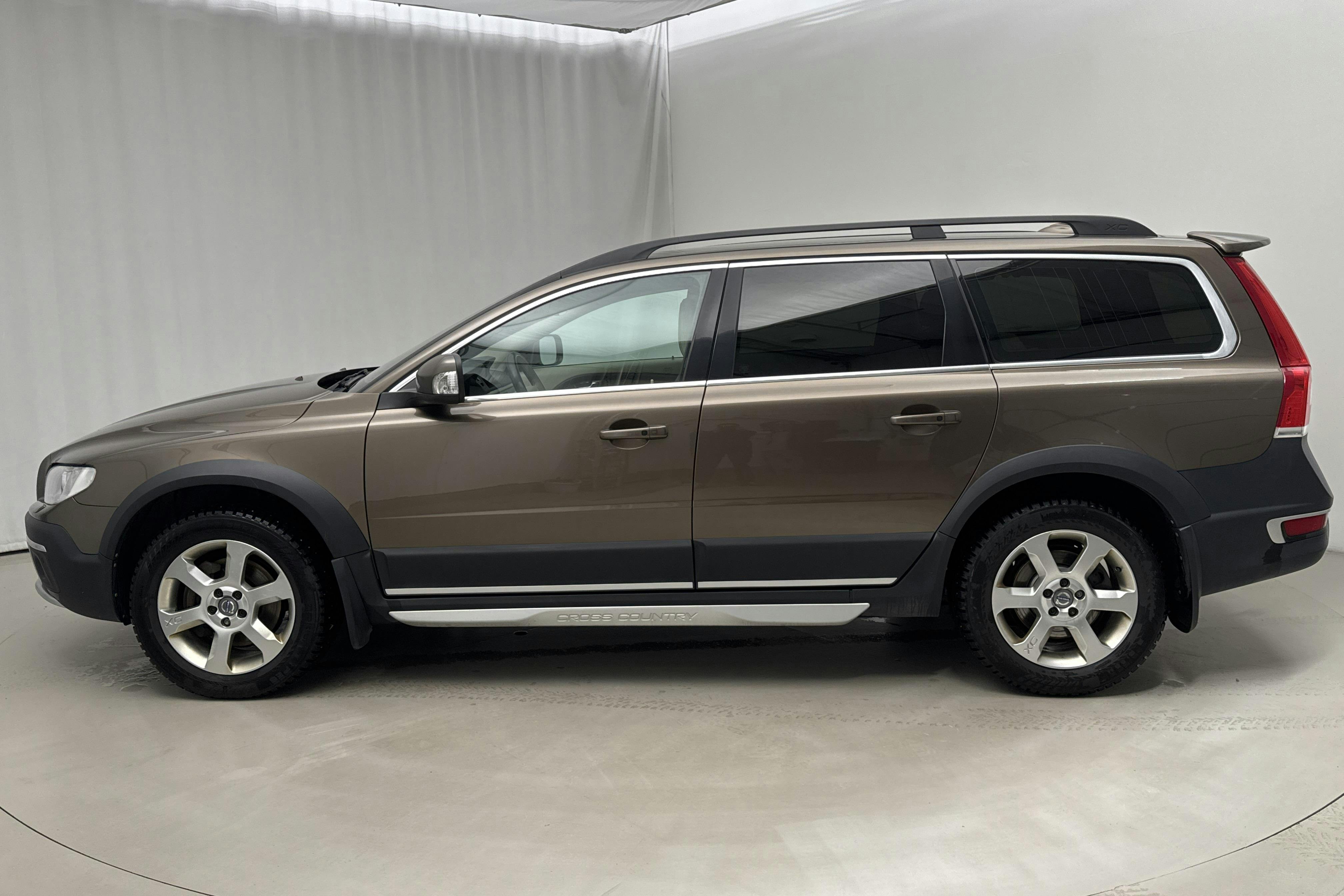 Presentation photo 2 of 16: Volvo XC70 II D4 AWD (181hk) - 197 920 km - Automatic - brown - 2016