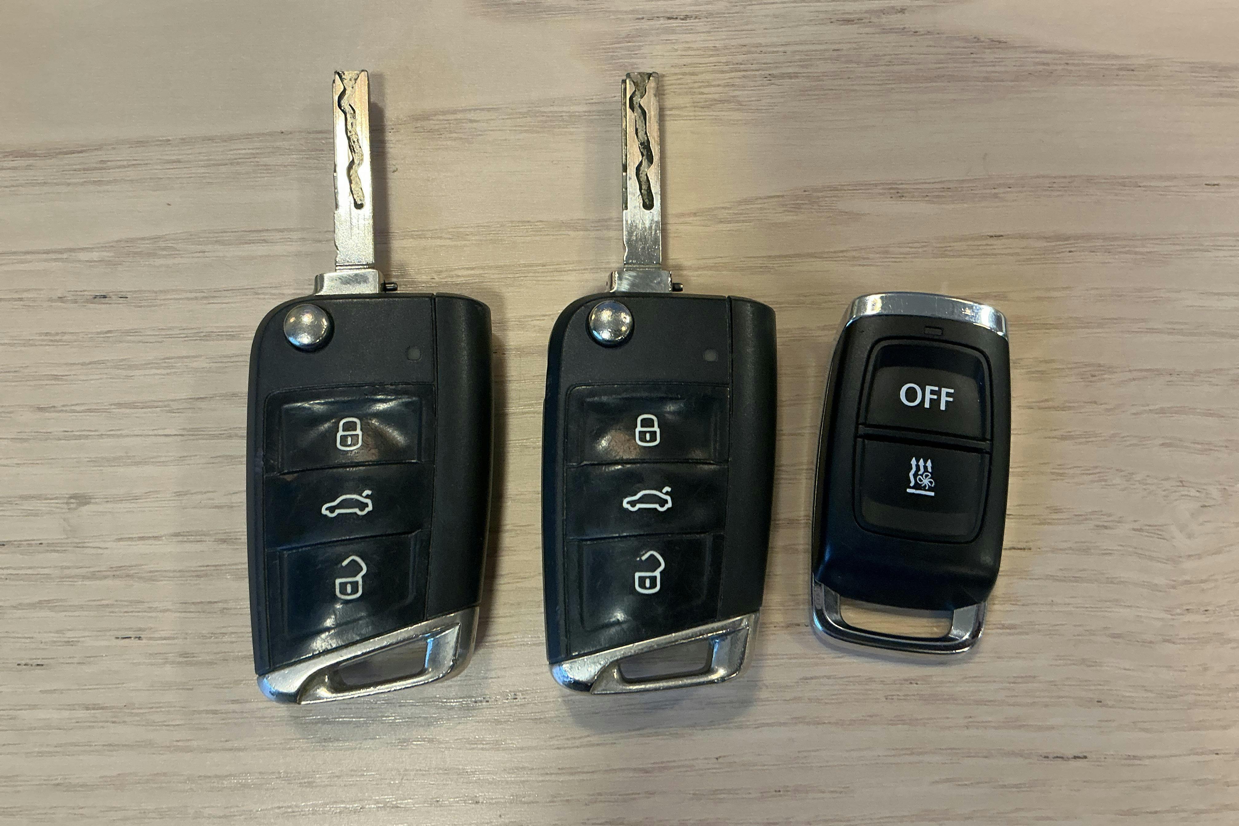 Esitlusfoto 16 aadressil 16: VW Tiguan 2.0 TSI 4MOTION (180hk) - 172 660 km - Automaatne - valge - 2017