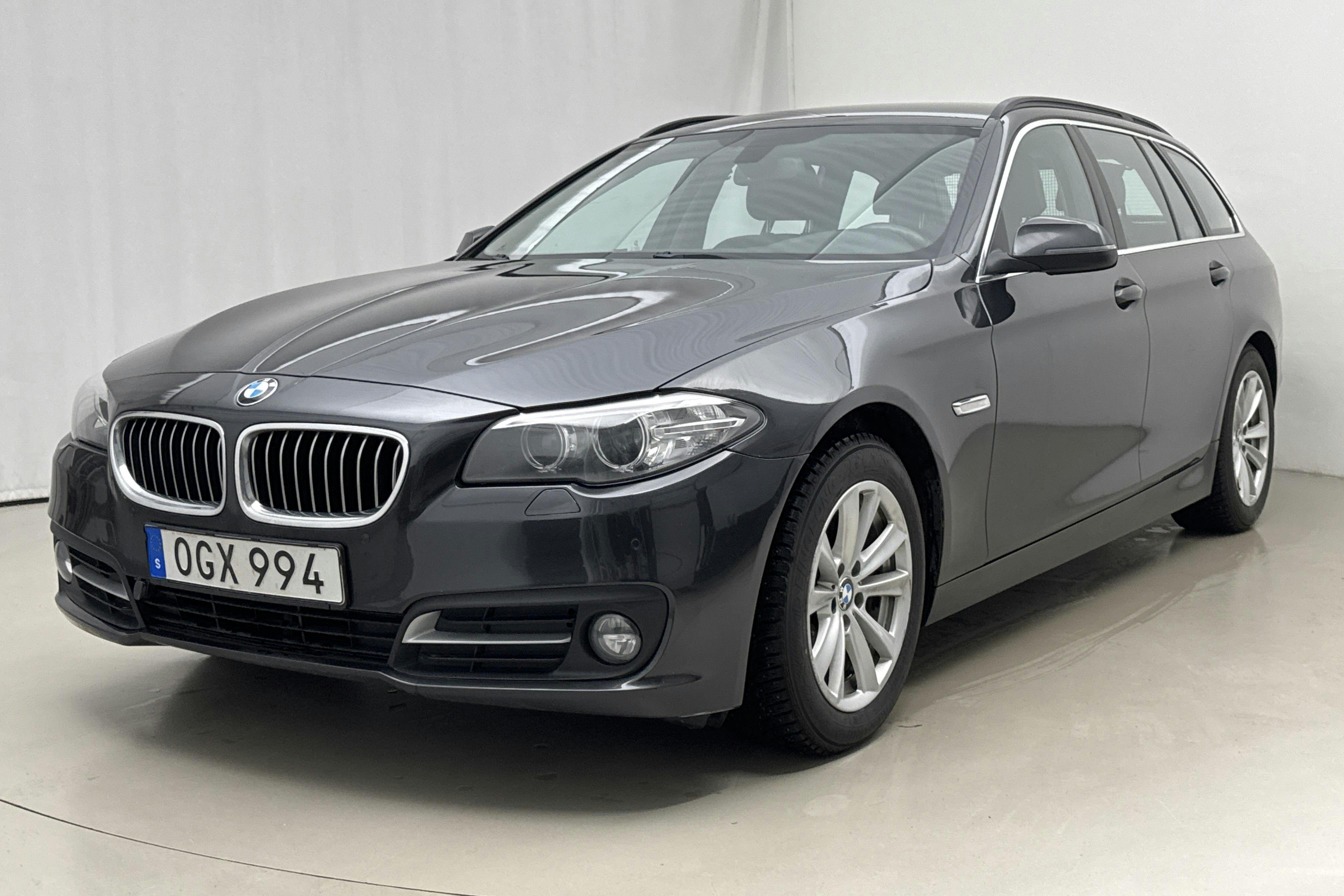 Zdjęcie prezentacyjne 1 z 18: BMW 520d xDrive Touring, F11 (190hk) - 194 730 km - Automatyczna - szary - 2017