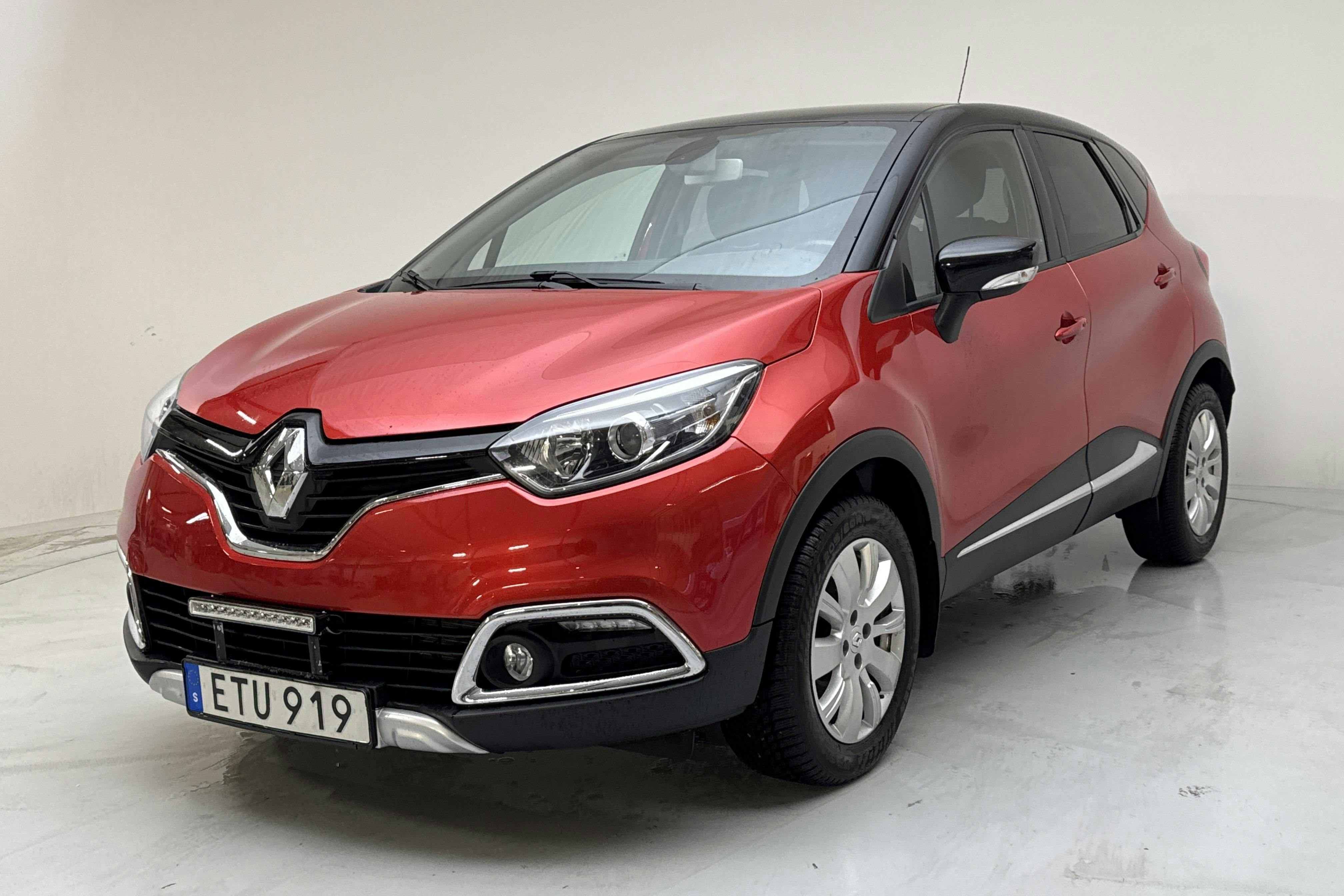 Presentationsfoto 1 av 13: Renault Captur 1.2 TCe (120hk) - 12 767 mil - Automat - 2015