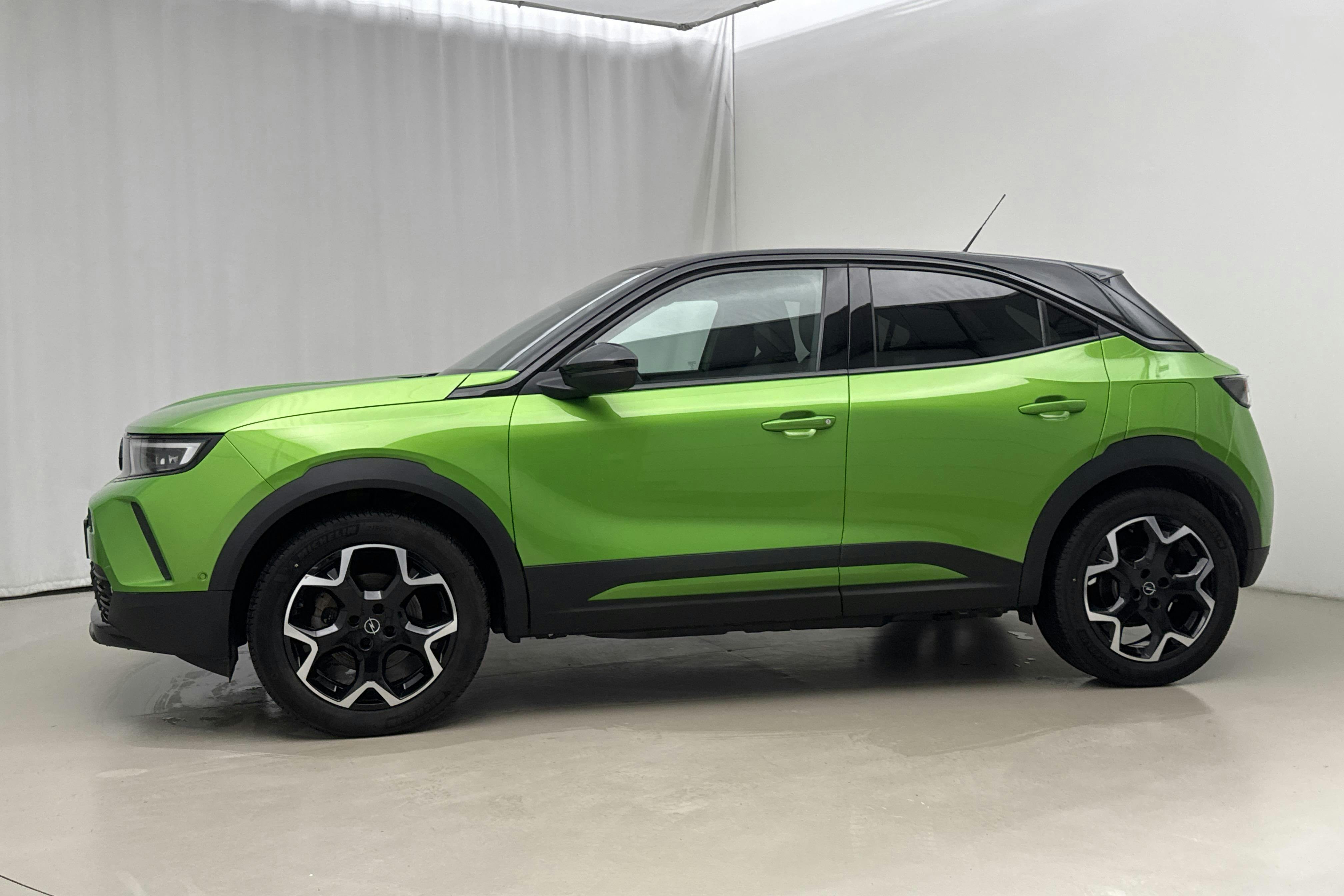 Presentationsfoto 2 av 19: Opel Mokka-e (136hk) - 8 598 mil - Automat - grön - 2022