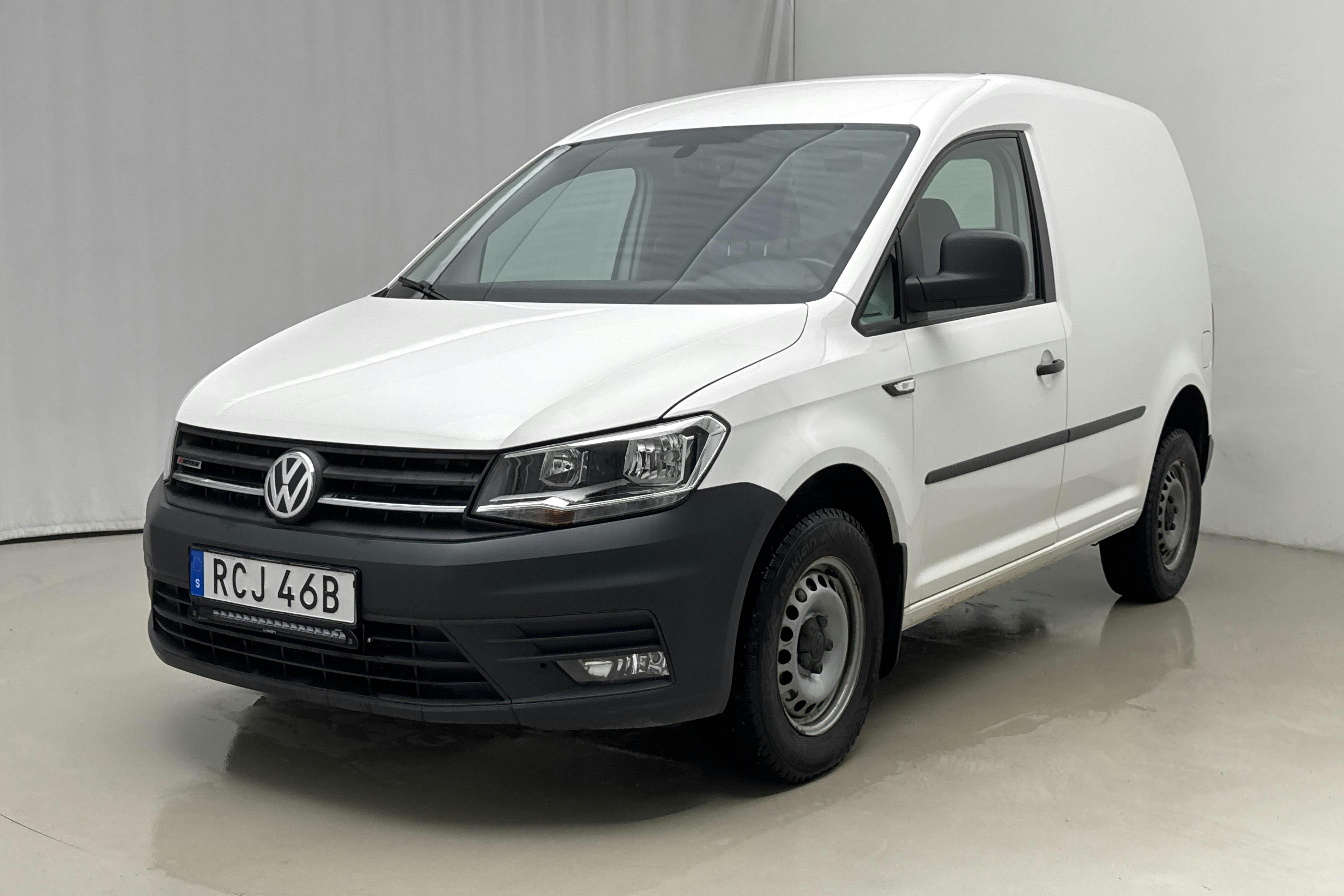 Presentationsfoto 1 av 19: VW Caddy 2.0 TDI Skåp 4MOTION (122hk) - 9 177 mil - Manuell - vit - 2020