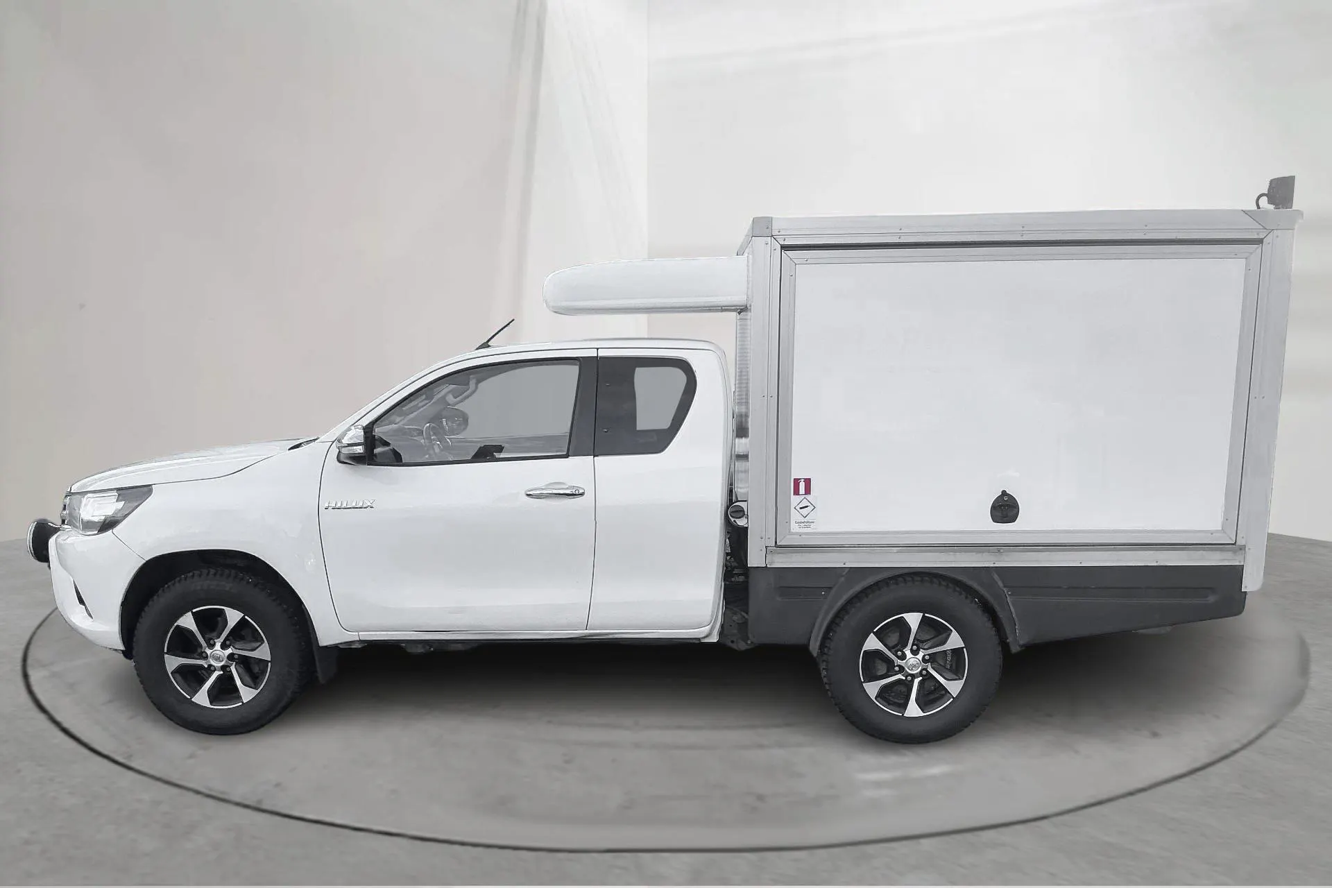 Presentationsfoto 2 av 16: Toyota Hilux 2.4 D 4WD (150hk) - 25 921 mil - Manuell - vit - 2016