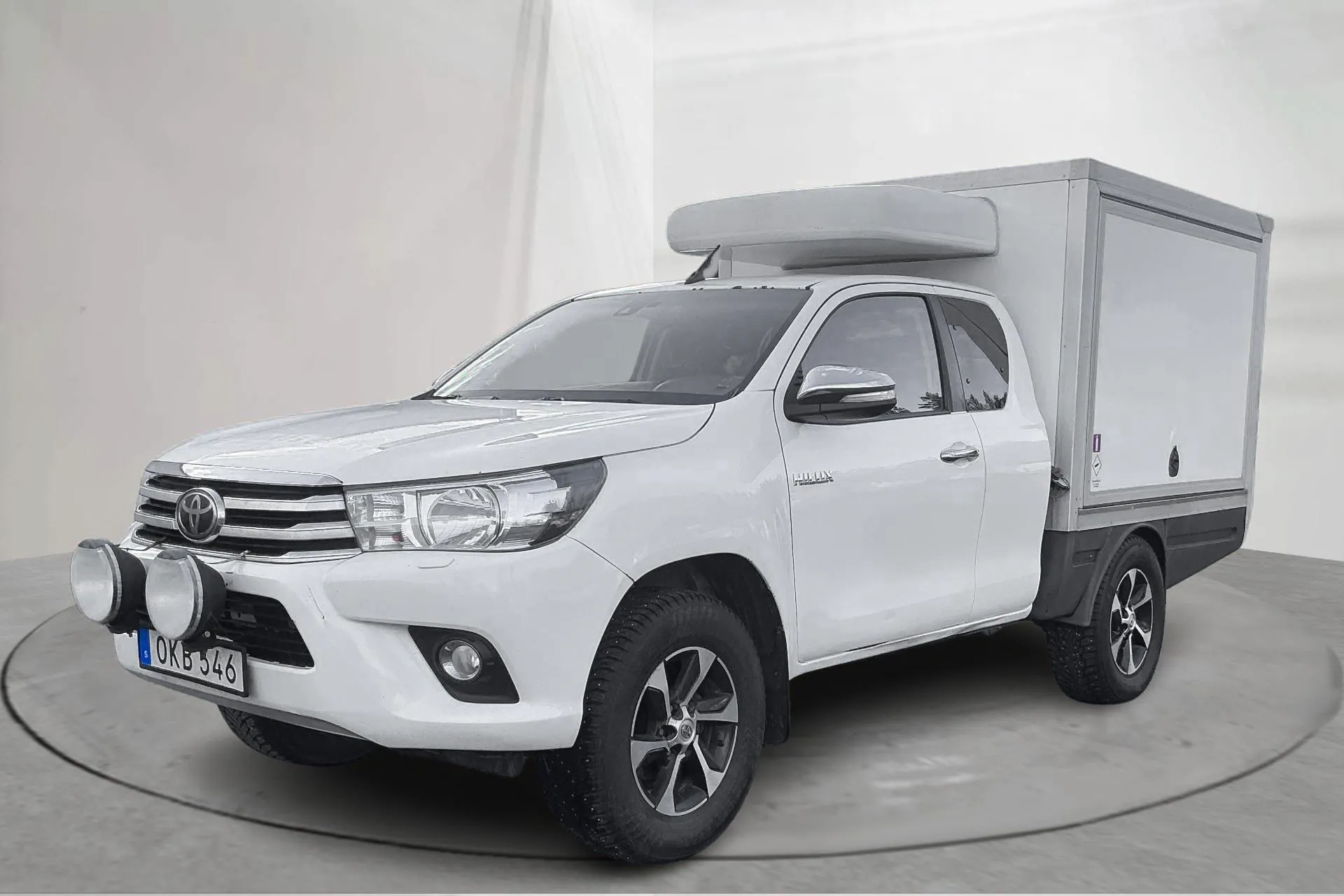 Presentationsfoto 1 av 16: Toyota Hilux 2.4 D 4WD (150hk) - 25 921 mil - Manuell - vit - 2016