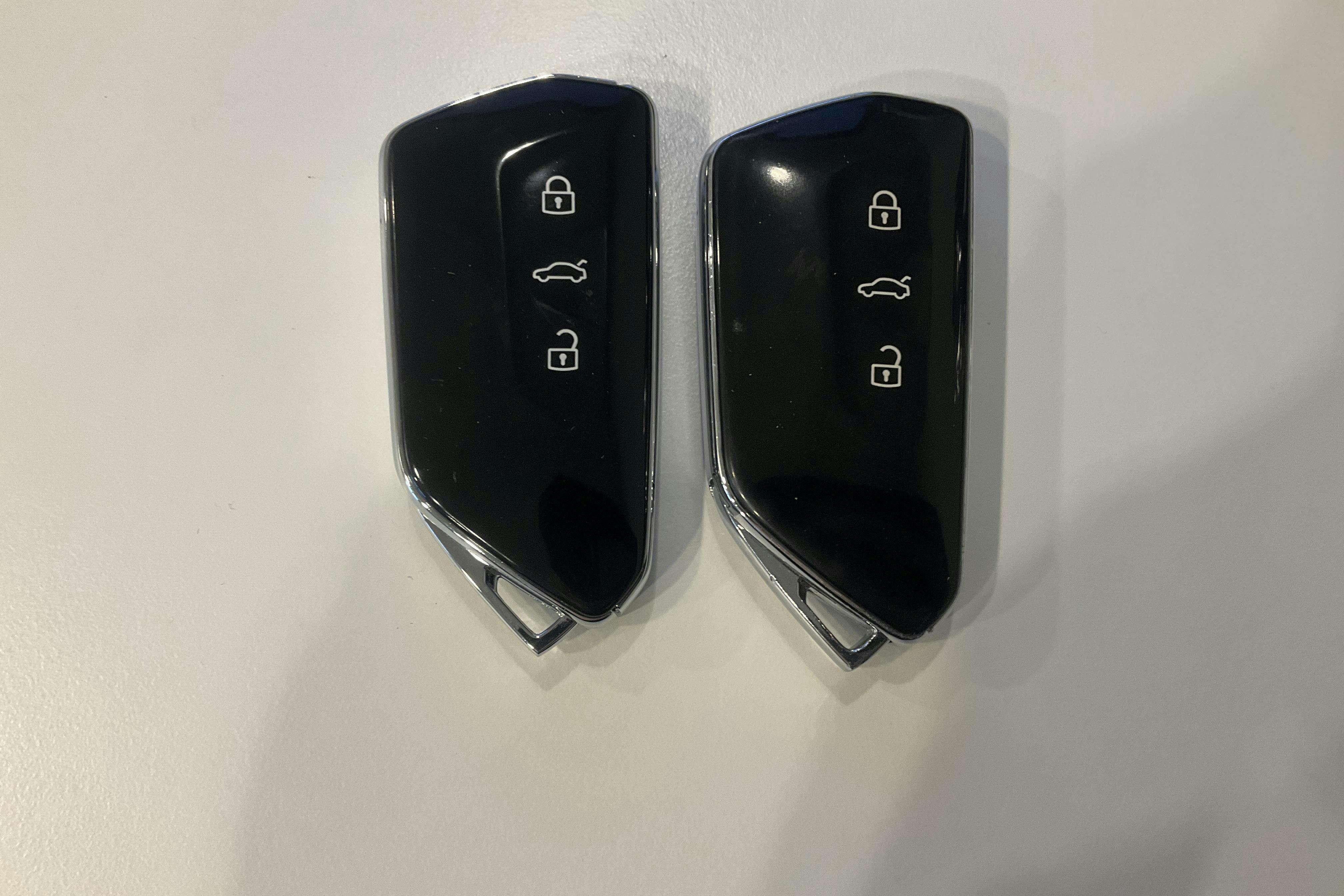 Presentationsfoto 16 av 16: VW Golf VIII TGI 5dr (130hk) - 3 455 mil - Automat - vit - 2023