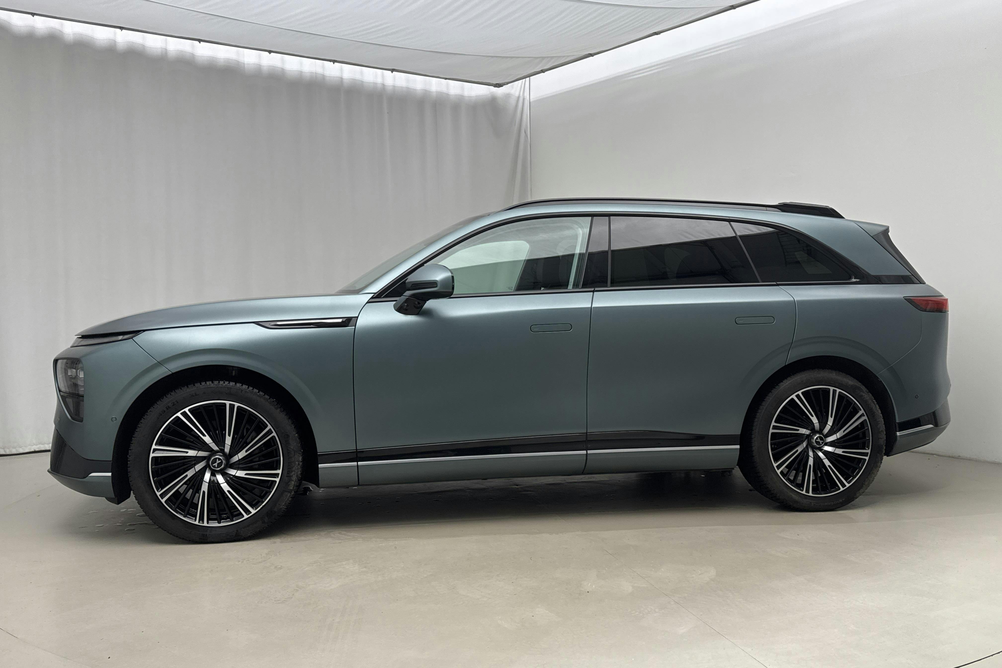 Presentation photo 2 of 28: Xpeng G9 AWD Performance (551hk) - 40 580 km - Automatic - green - 2024