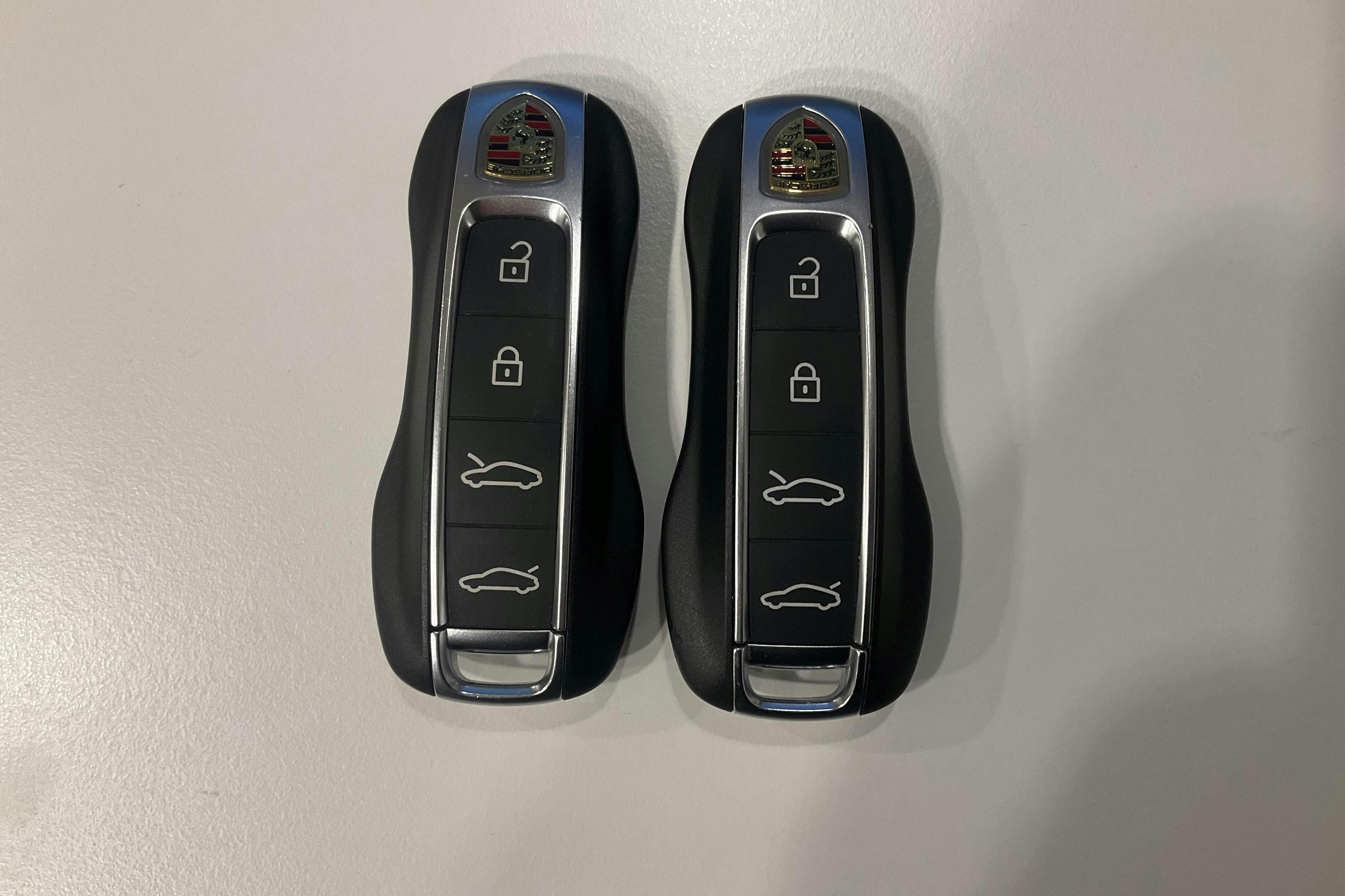 Presentation photo 30 of 30: Porsche Taycan (408hk) - 27 640 km - Automatic - white - 2023