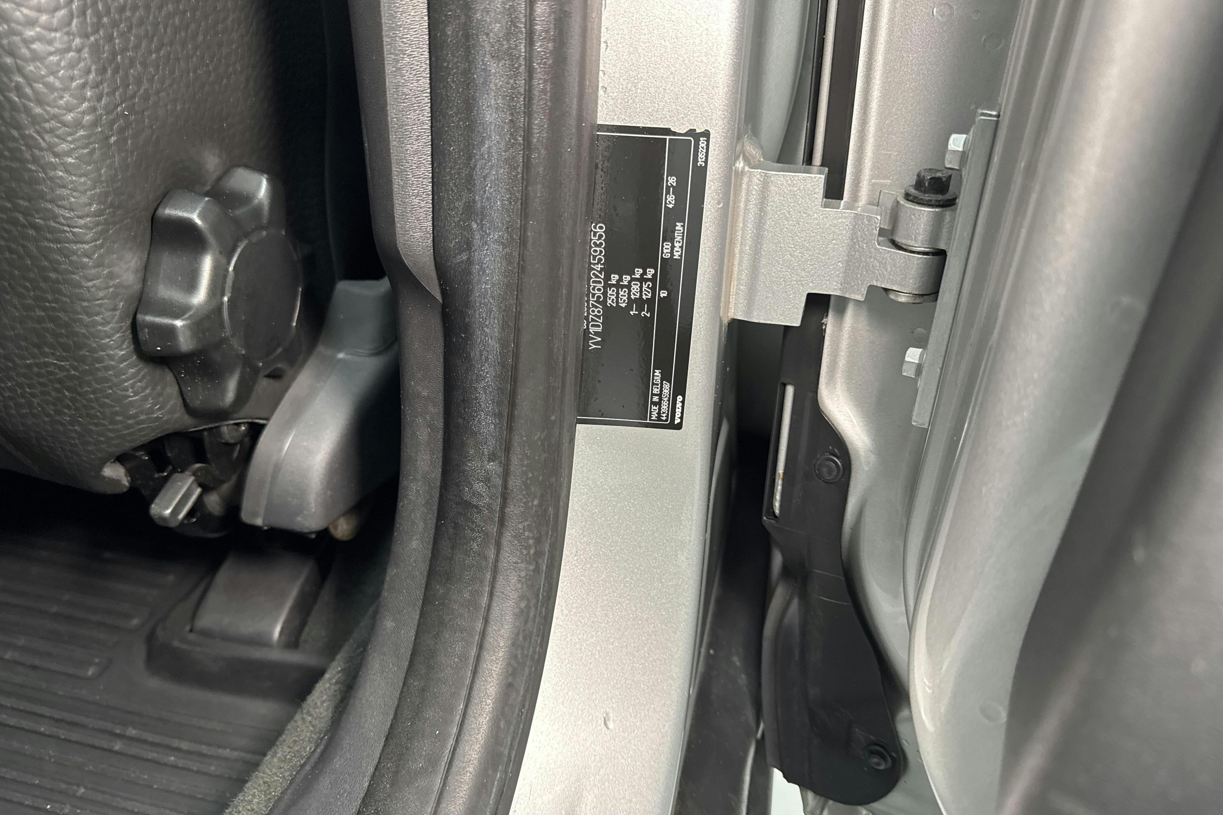 Presentationsfoto 15 av 15: Volvo XC60 D4 AWD (163hk) - 22 590 mil - Automat - Light Grey - 2013