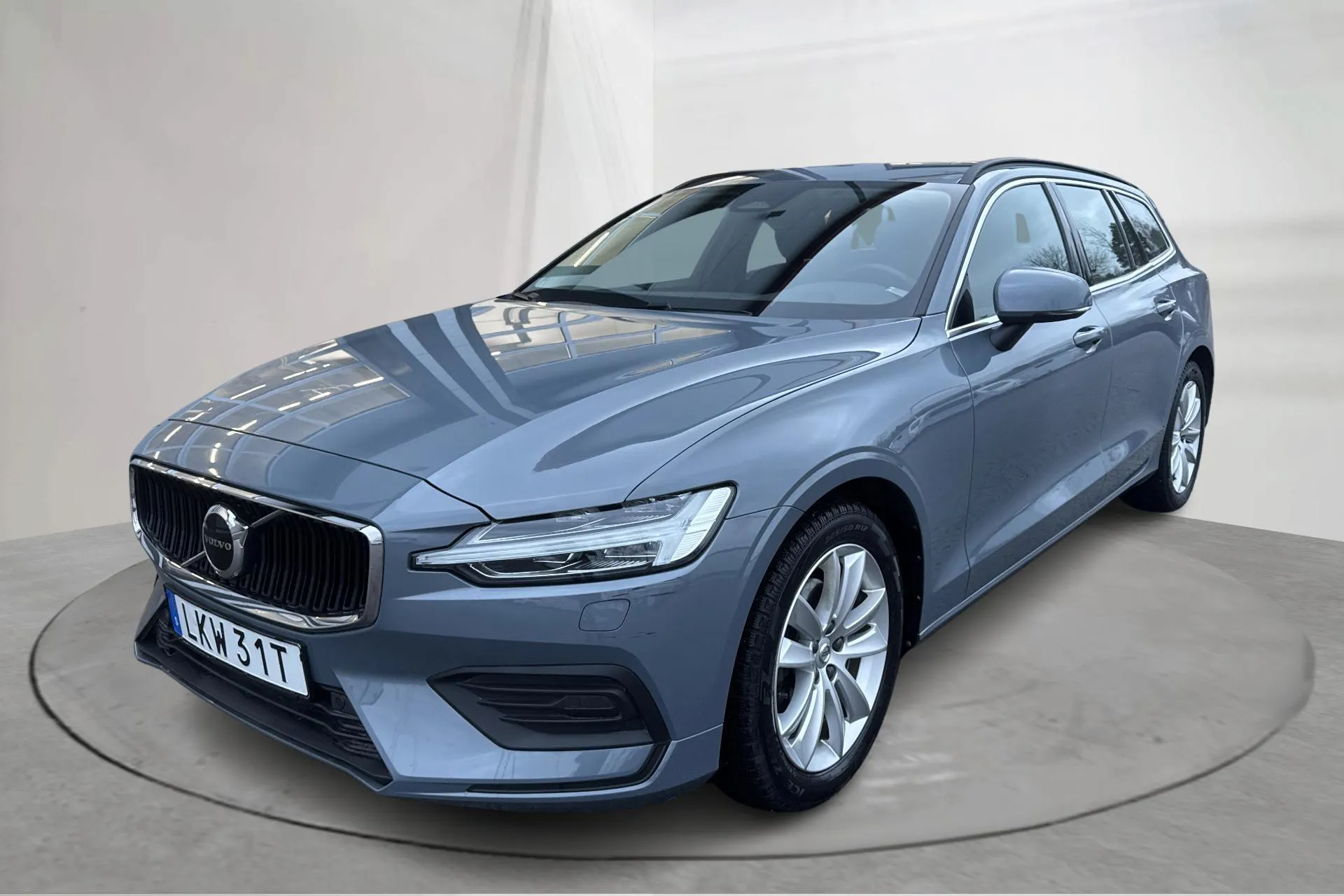 Presentationsfoto 1 av 15: Volvo V60 B4 Mildhybrid, Diesel (197hk) - 10 426 mil - Automat - grå - 2023