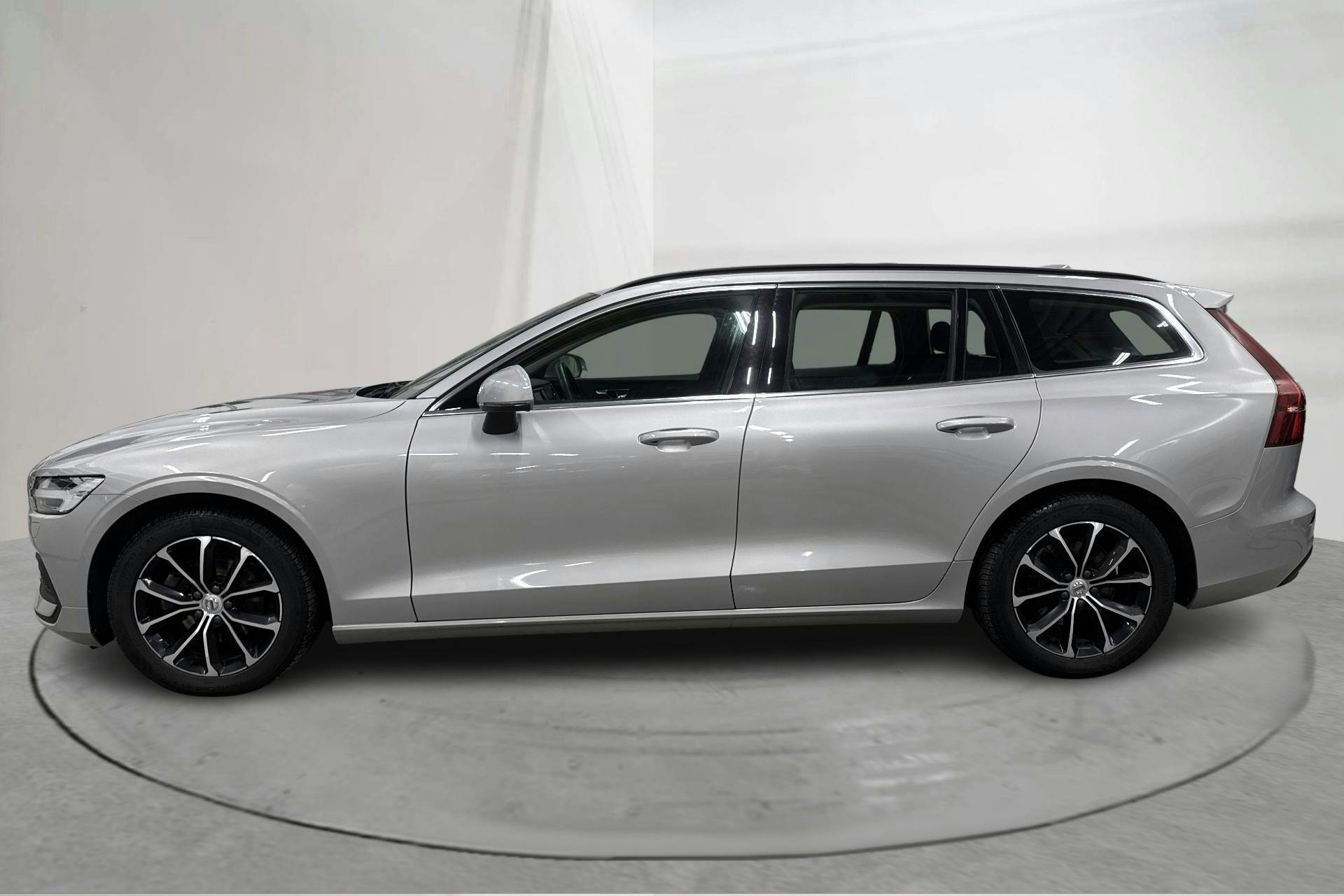 Zdjęcie prezentacyjne 2 z 15: Volvo V60 B4 Mildhybrid, Diesel (197hk) - 105 720 km - Automatyczna - srebro - 2023