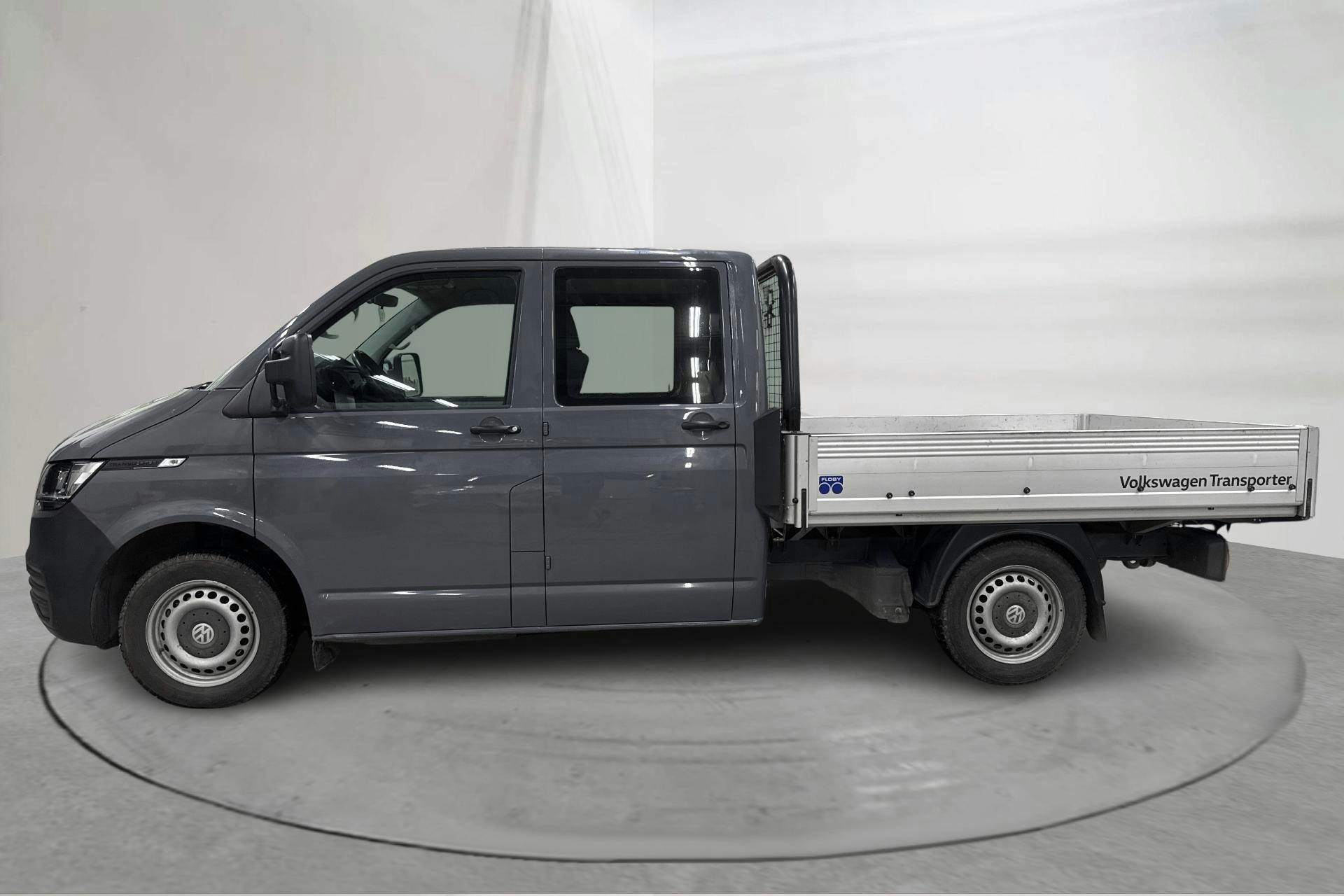Presentationsfoto 2 av 14: VW Transporter Pickup T6.1 TDI (110hk) - 5 211 mil - Manuell - grå - 2023