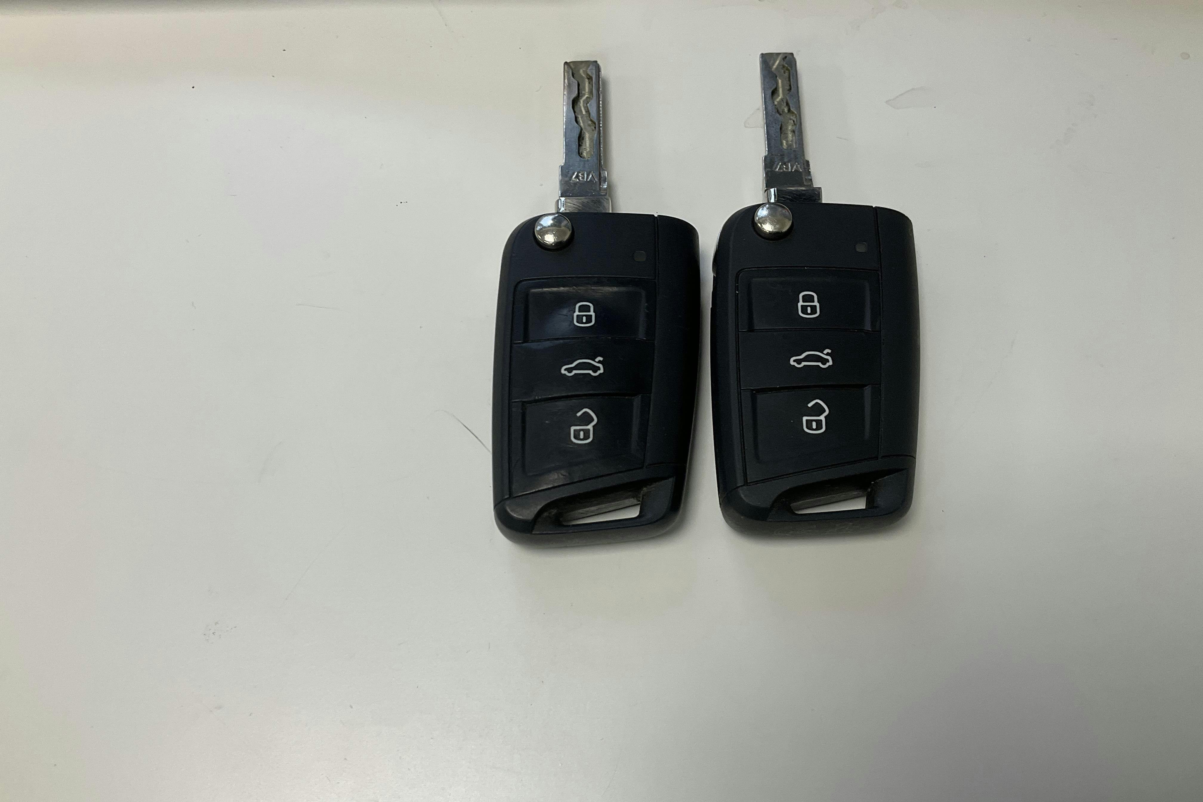 Presentationsfoto 15 av 15: VW Golf VII 1.6 TDI Sportscombi (115hk) - 4 574 mil - Manuell - vit - 2020