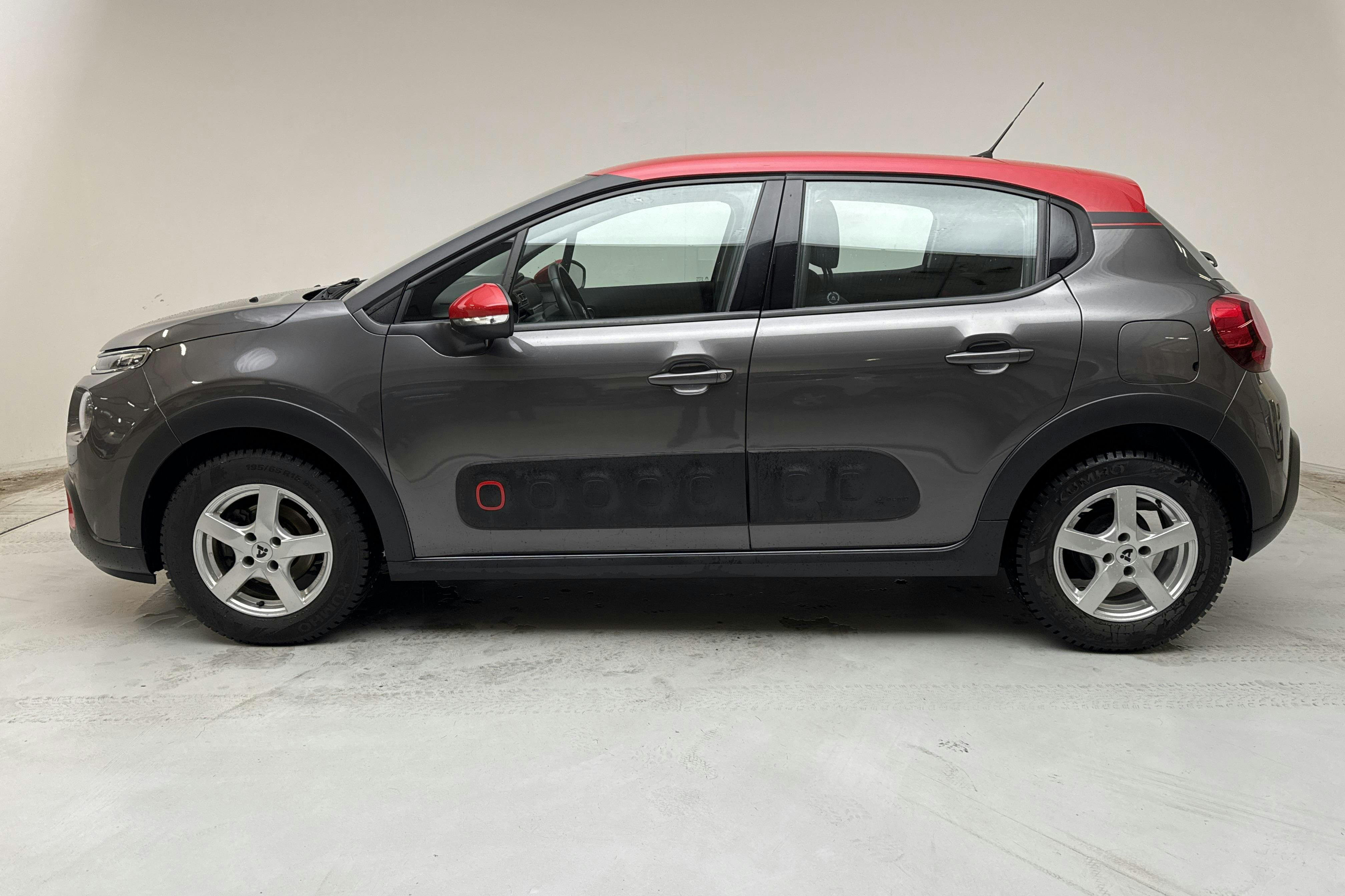 Presentation photo 2 of 12: Citroën C3 PureTech (82hk) - 16 160 km - Manual - gray - 2018