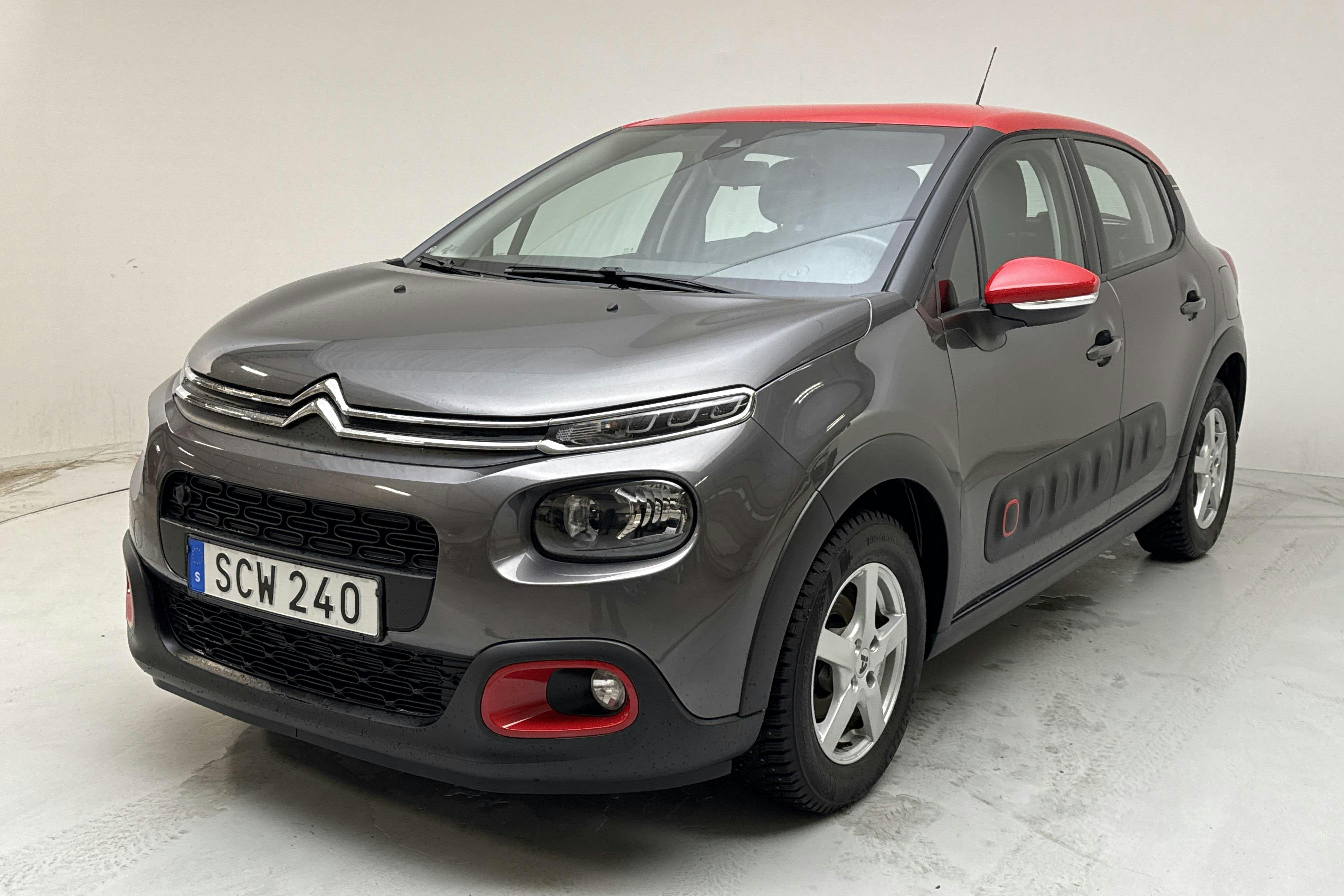 Presentation photo 1 of 12: Citroën C3 PureTech (82hk) - 16 160 km - Manual - gray - 2018