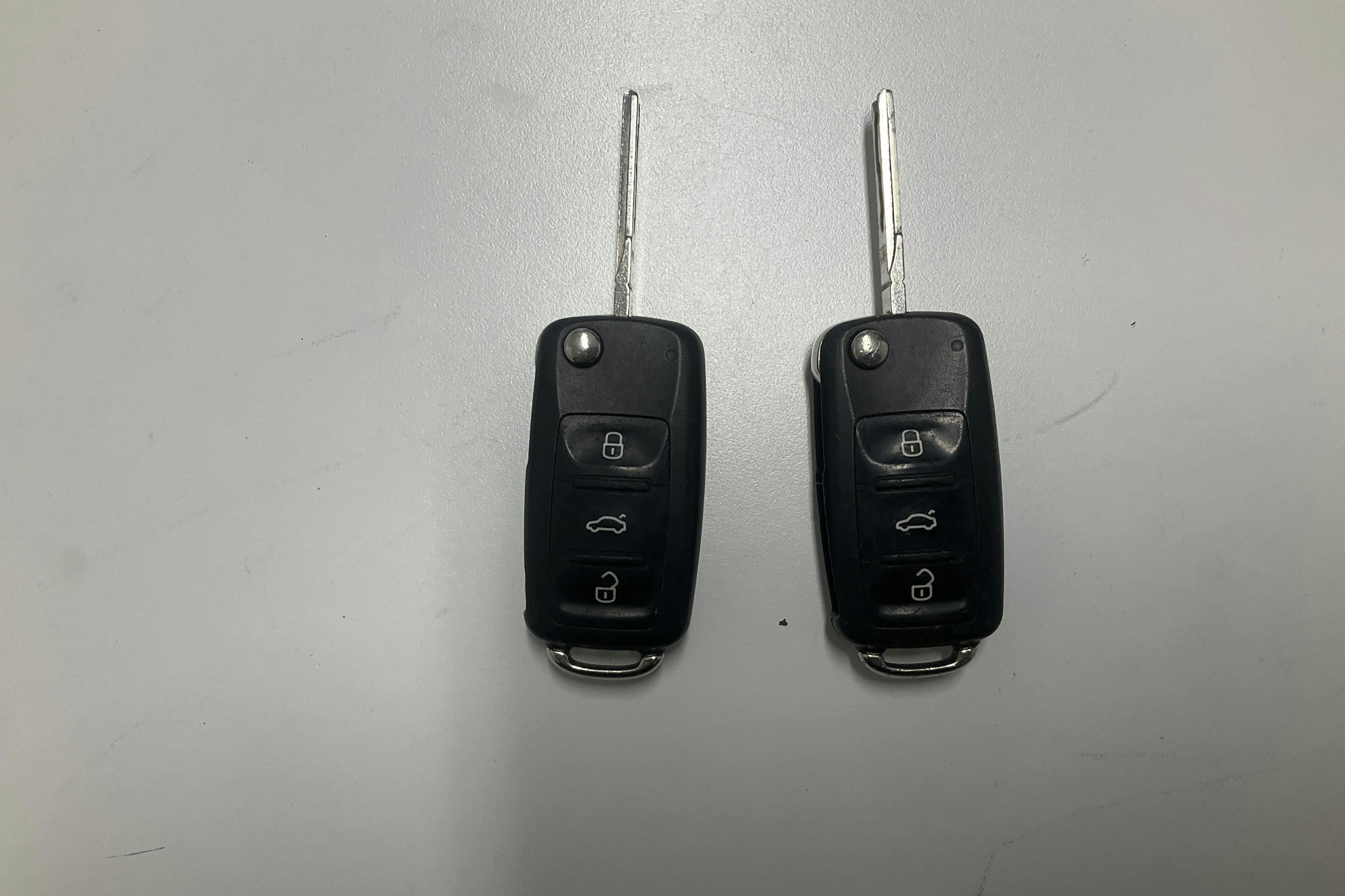 Presentation photo 12 of 12: VW Caddy 1.4 TGI Maxi Skåp (110hk) - 105 800 km - Automatic - white - 2018