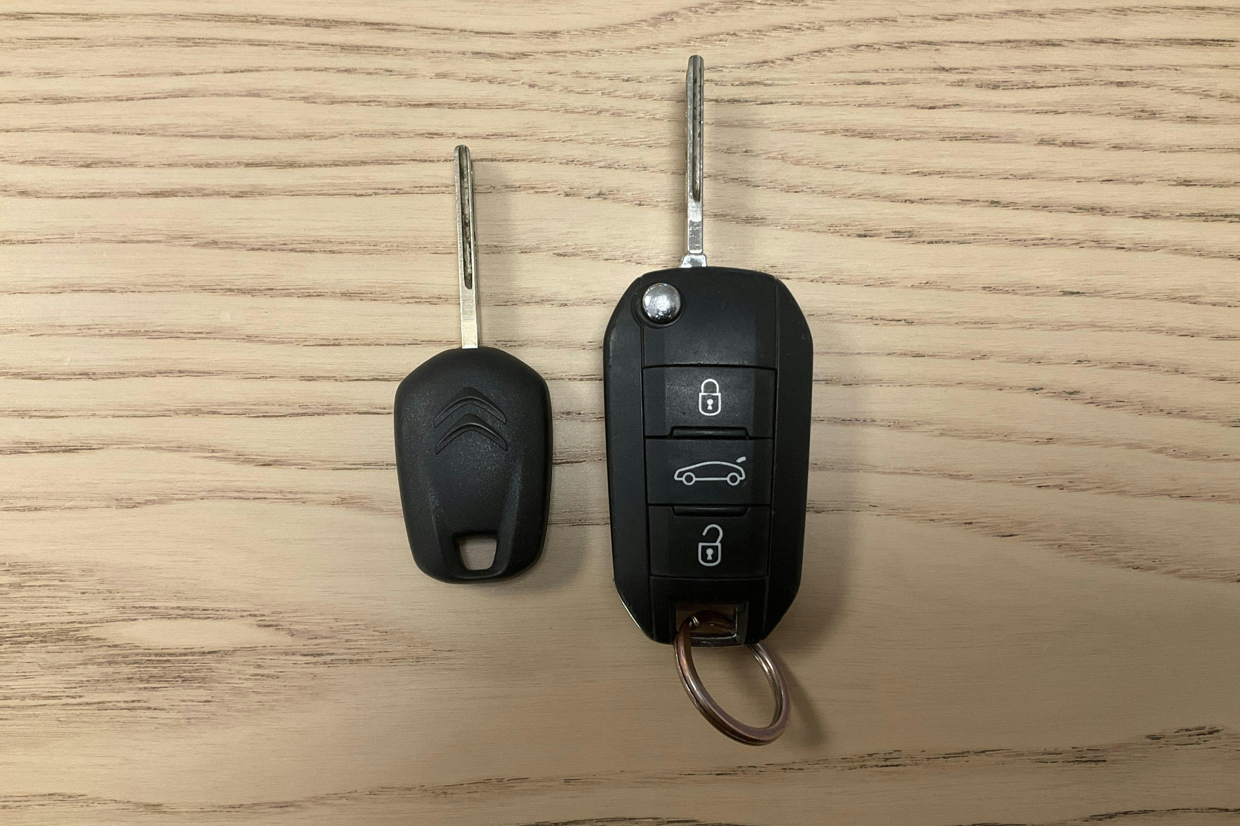 Zdjęcie prezentacyjne 13 z 13: Citroën C4 Cactus PureTech (110hk) - 100 370 km - Manualna - biały - 2018