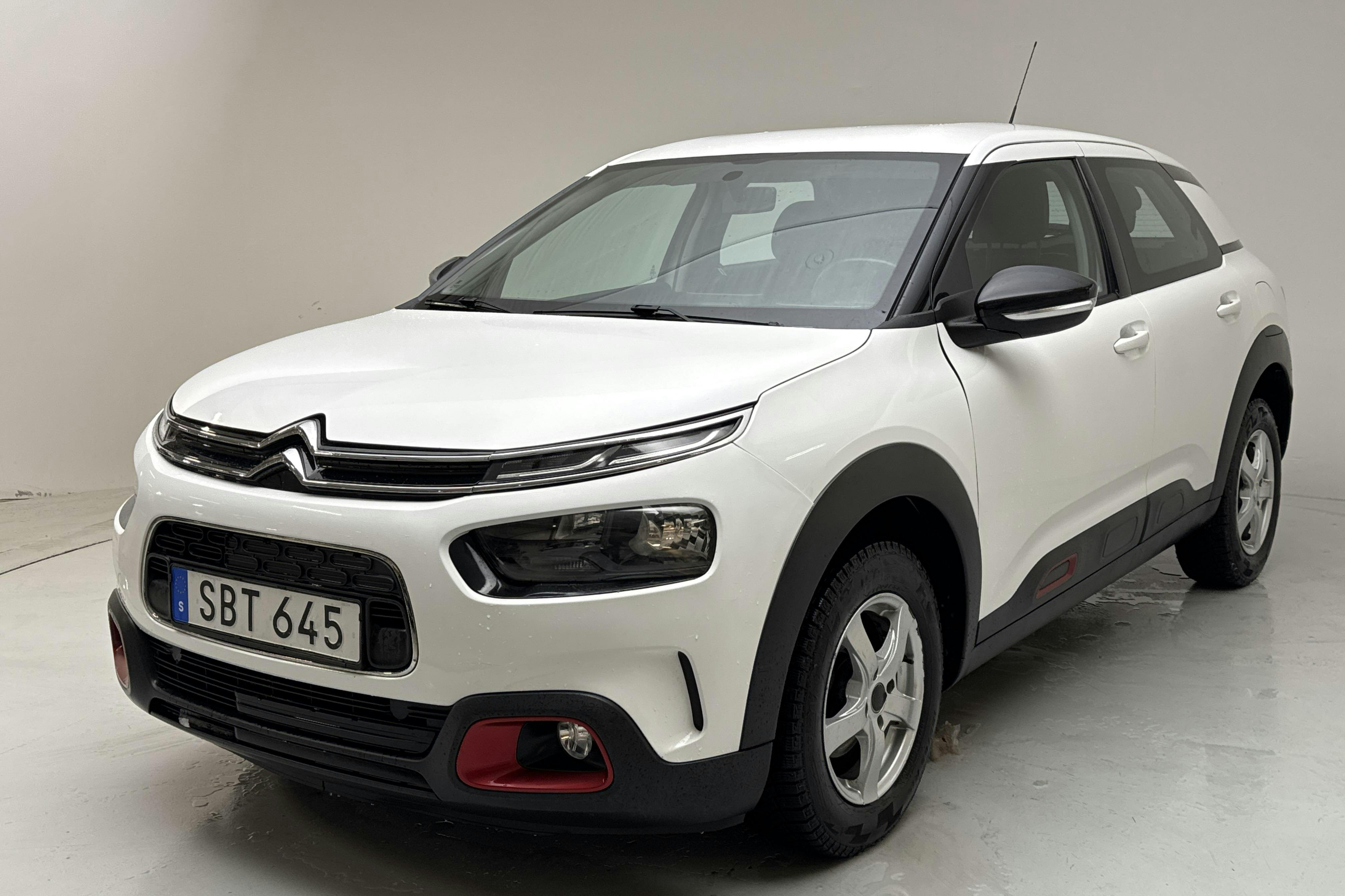 Zdjęcie prezentacyjne 1 z 13: Citroën C4 Cactus PureTech (110hk) - 100 370 km - Manualna - biały - 2018