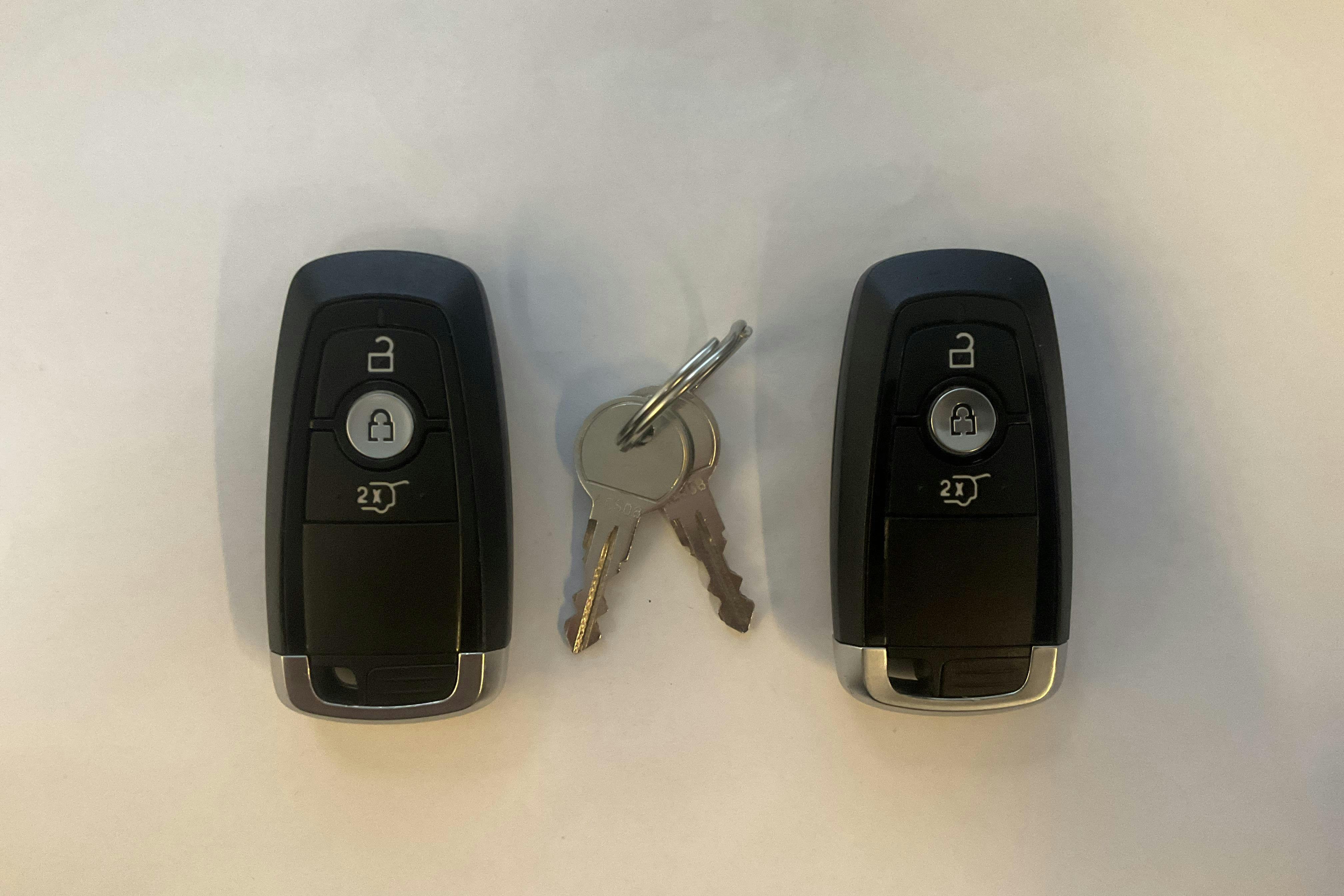 Presentationsfoto 20 av 20: Ford Explorer 3.0T EcoBoost (457hk) - 6 152 mil - Automat - vit - 2023