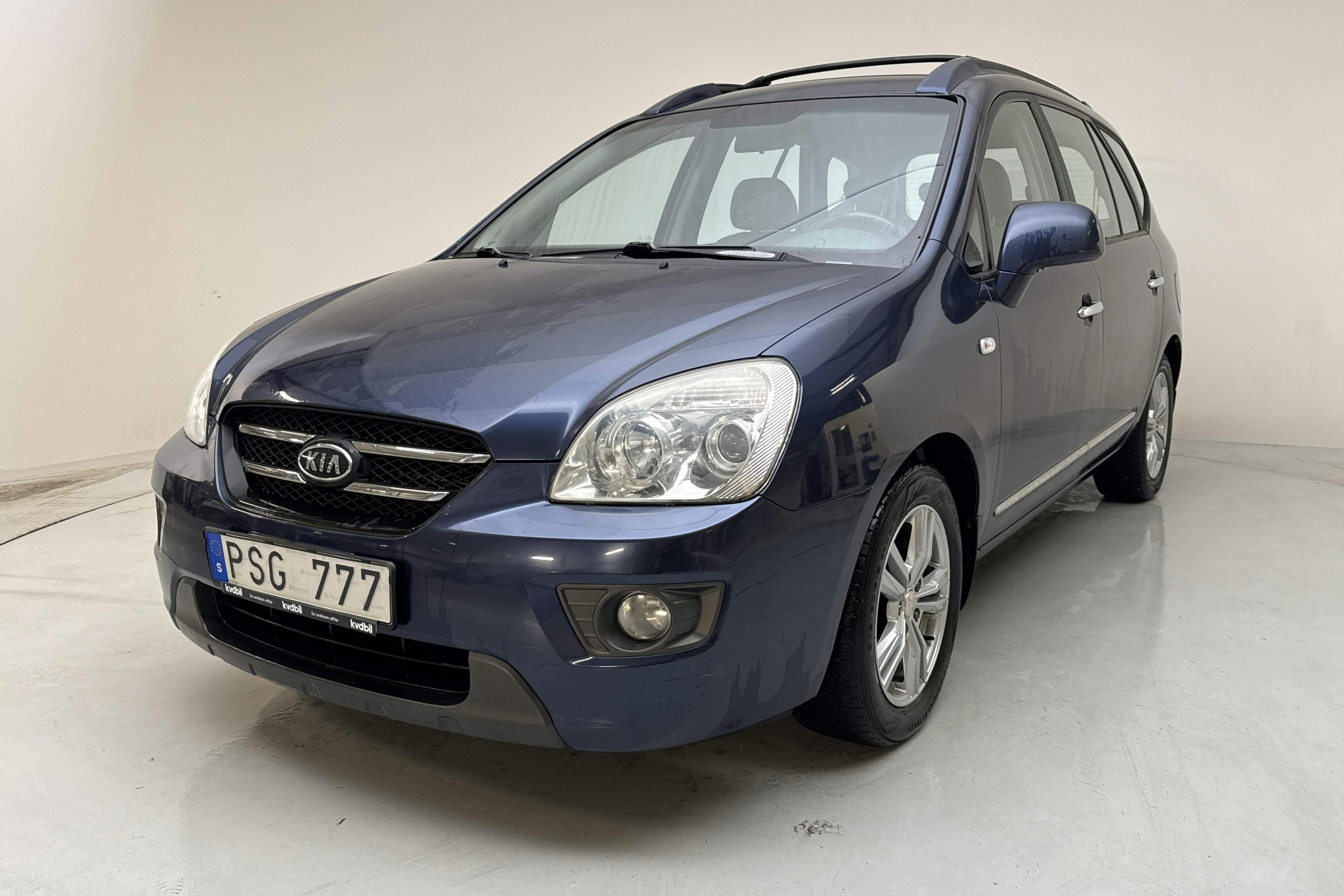 Presentationsfoto 1 av 15: KIA Carens 2.0 CRDi (140hk) - 13 306 mil - Automat - blå - 2007