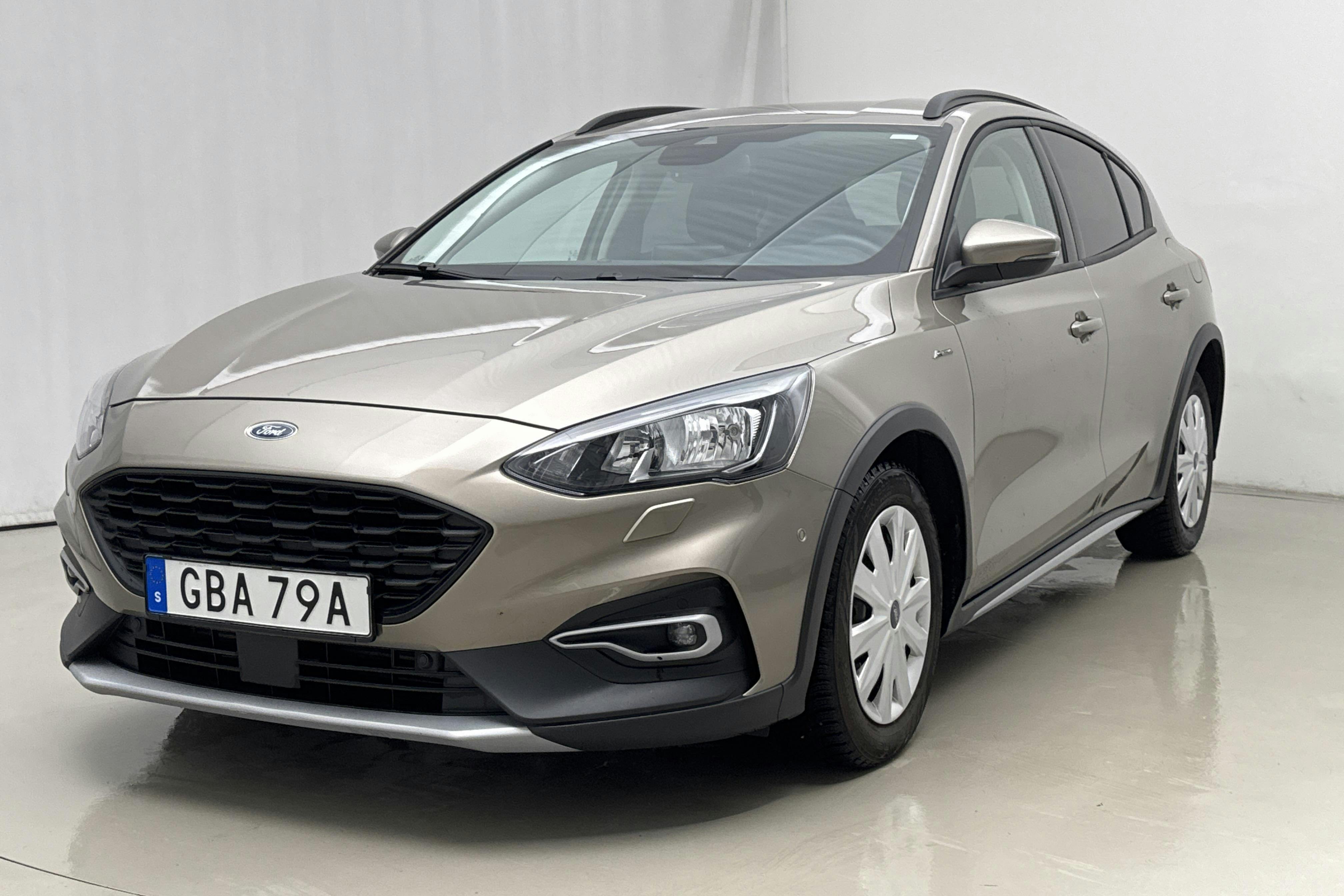Presentationsfoto 1 av 16: Ford Focus Active 1.0T EcoBoost 5dr (125hk) - 1 577 mil - Automat - grå - 2020